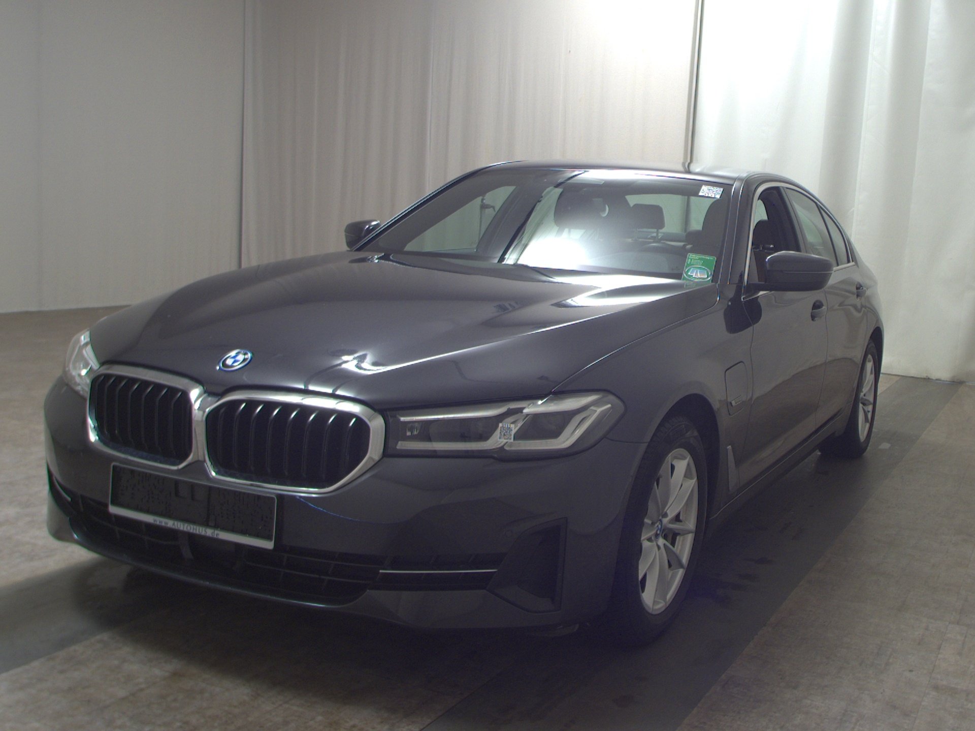 BMW 530e Leder Navi LED+ LC prof. ACC Kamera 2