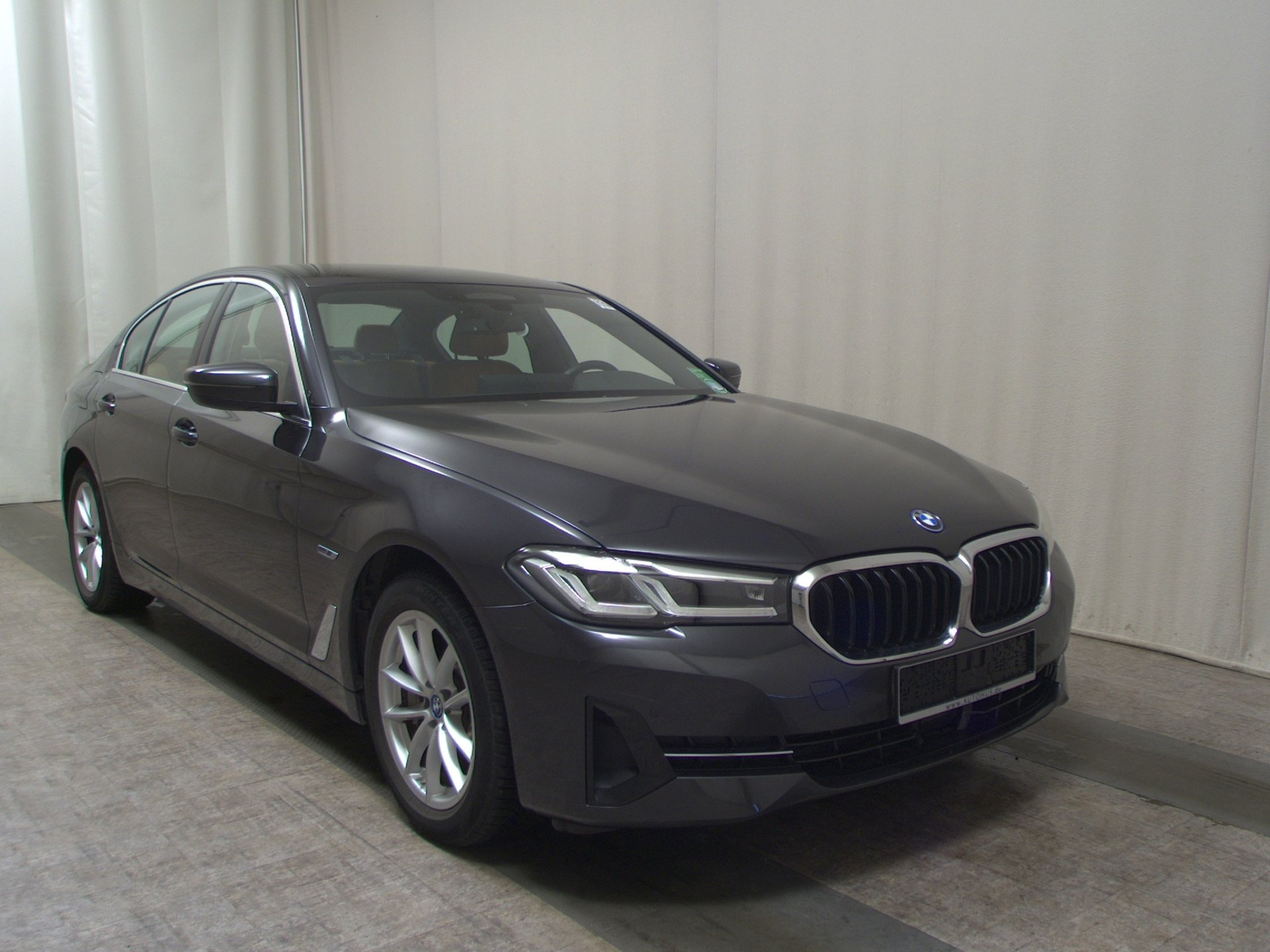 BMW 530e Leder Navi LED+ LC prof. ACC Kamera 3
