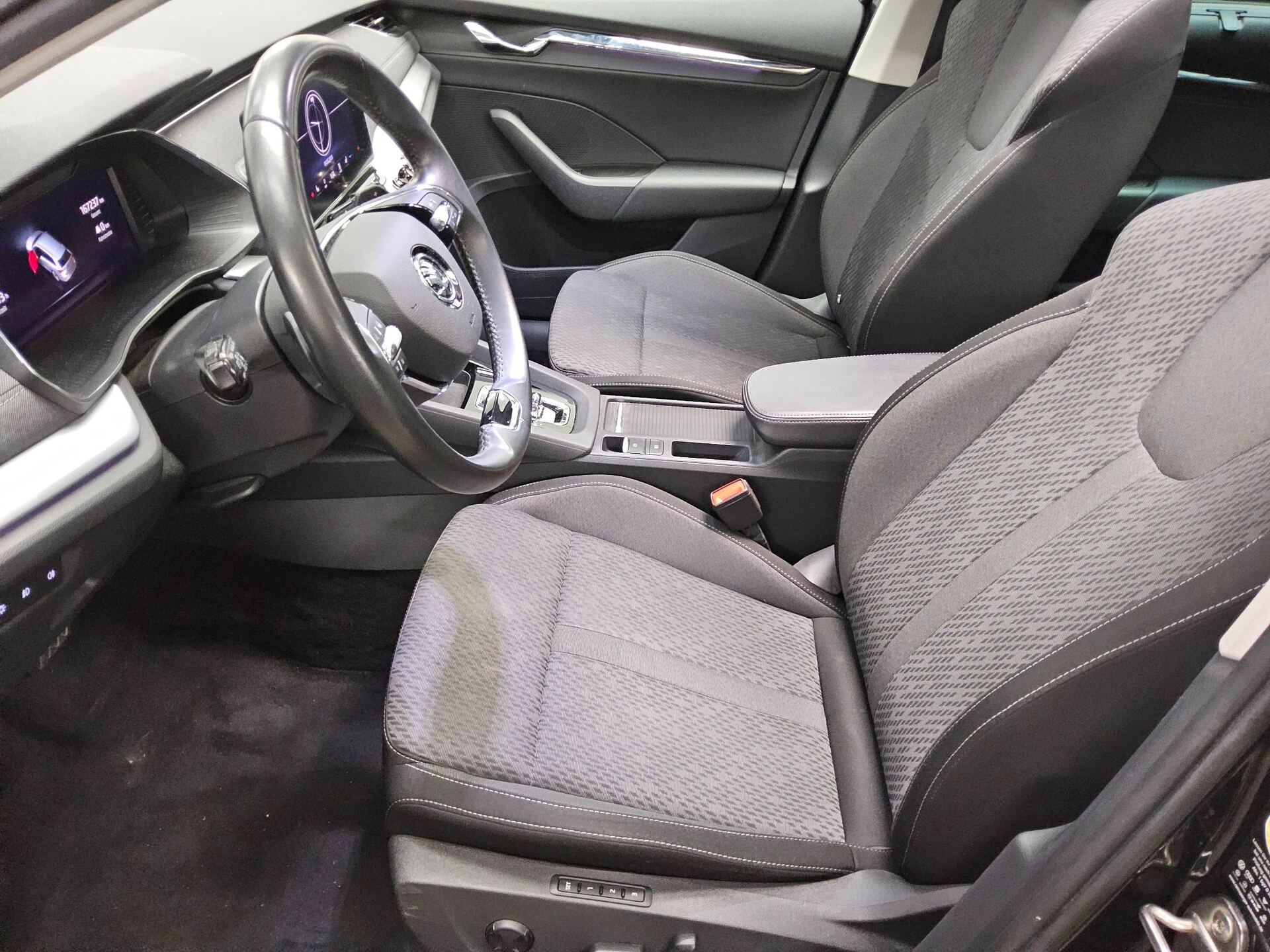 Skoda Octavia Kombi 1.4 TSI iV Style Navi LED Virtual Pano RFK 9