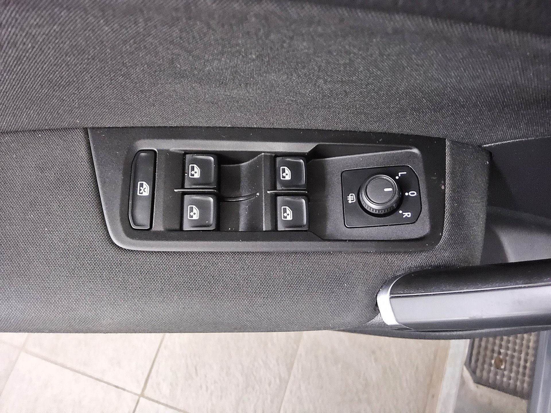 Volkswagen Touran 2.0 TDI Comf. Alcantara Navi ACC 9