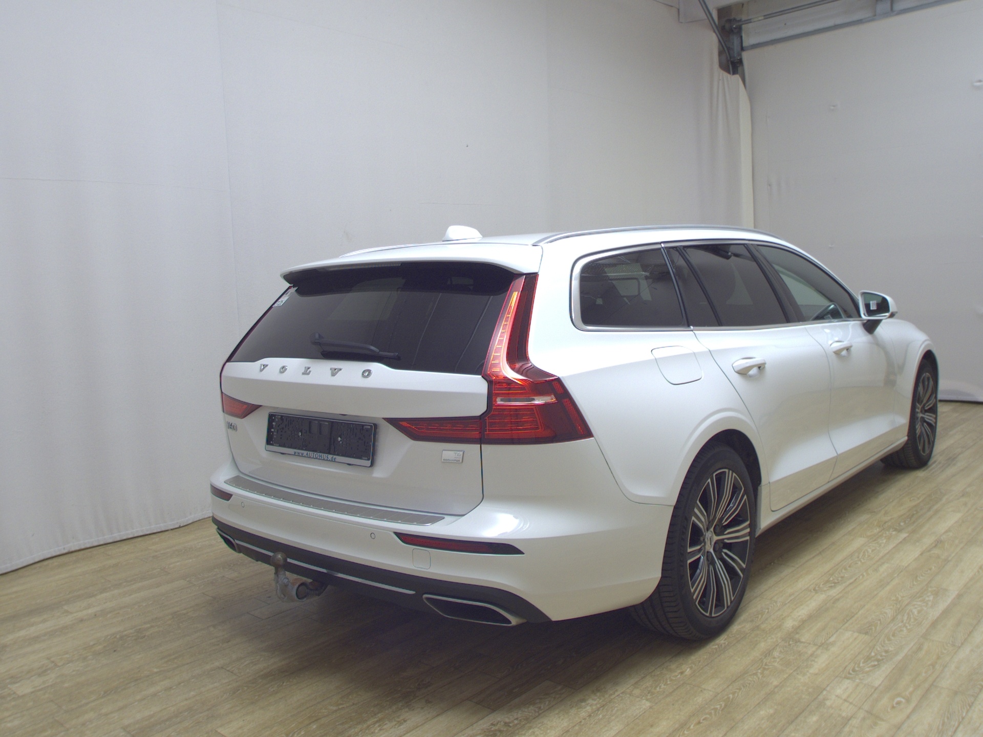 Volvo V60 T6 Inscription Navi LED HuD AHK RFK ACC 4