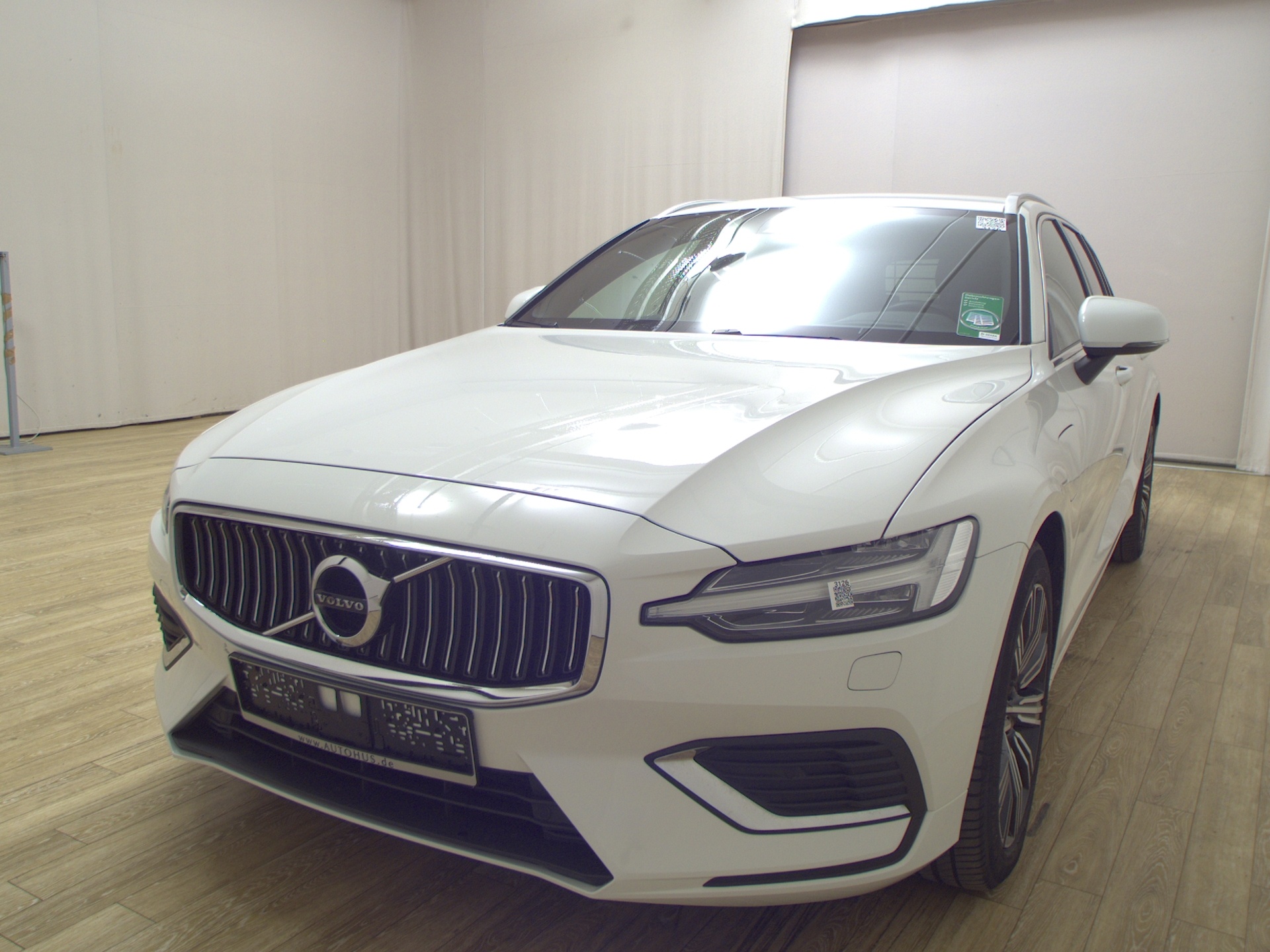 Volvo V60 T6 Inscription Navi LED HuD AHK RFK ACC 2