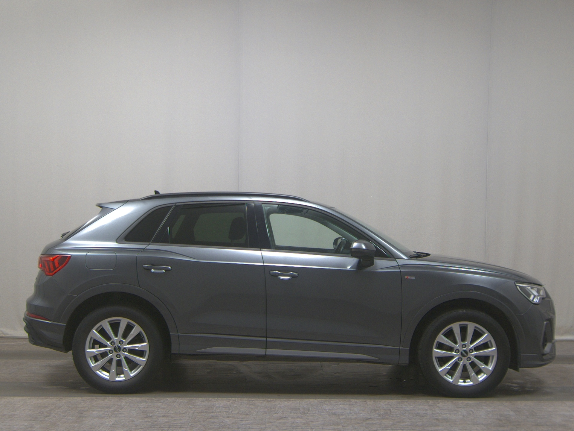 Audi Q3 35 TDI S-Line Navi LED Virtual Sonos RFK