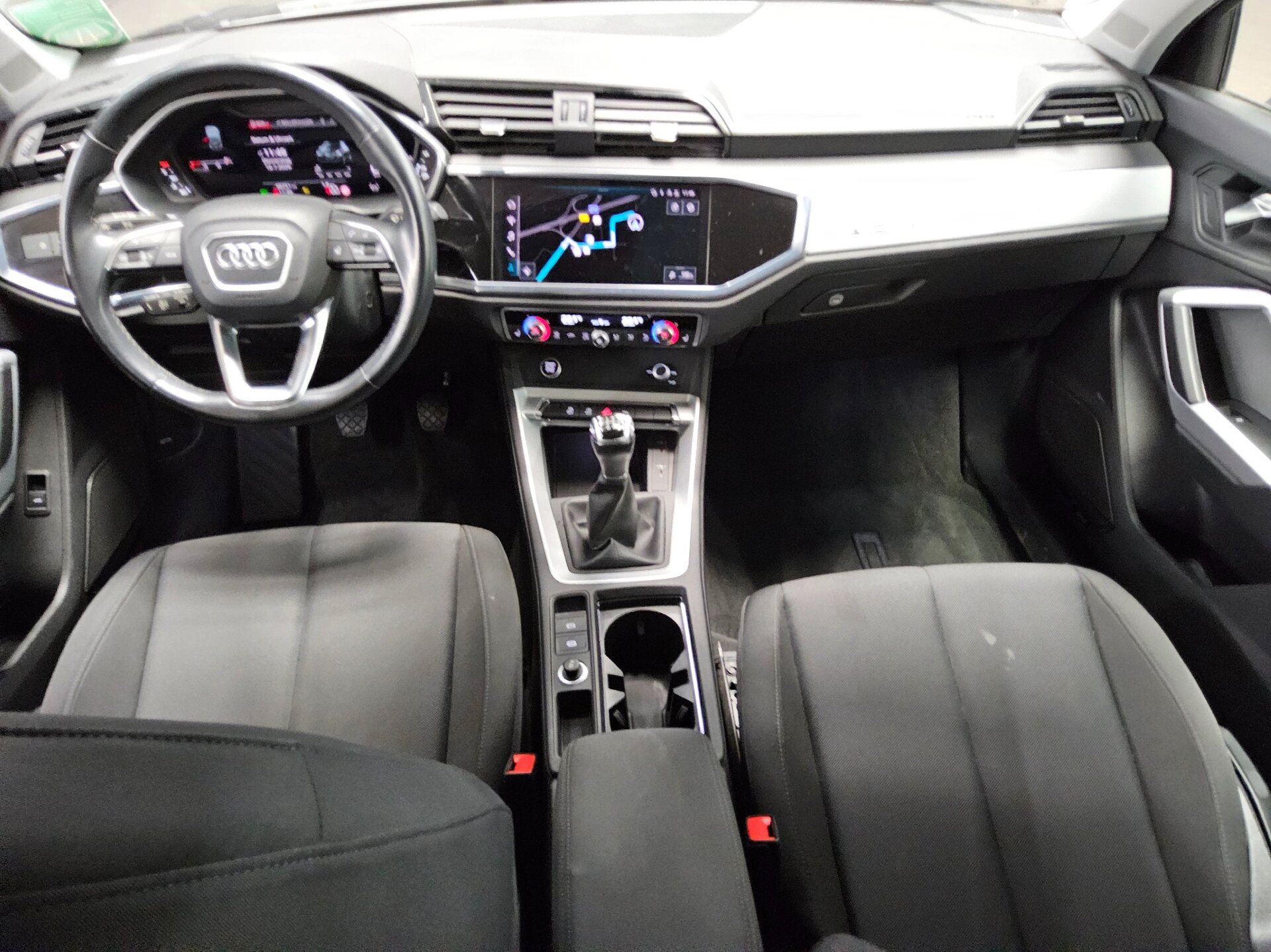Audi Q3 35 TDI S-Line Navi LED Virtual Sonos RFK 5