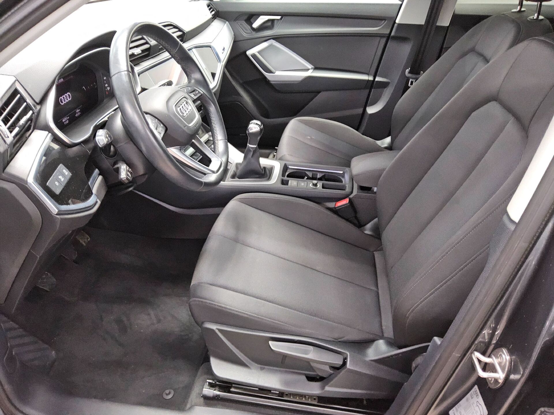 Audi Q3 35 TDI S-Line Navi LED Virtual Sonos RFK 9