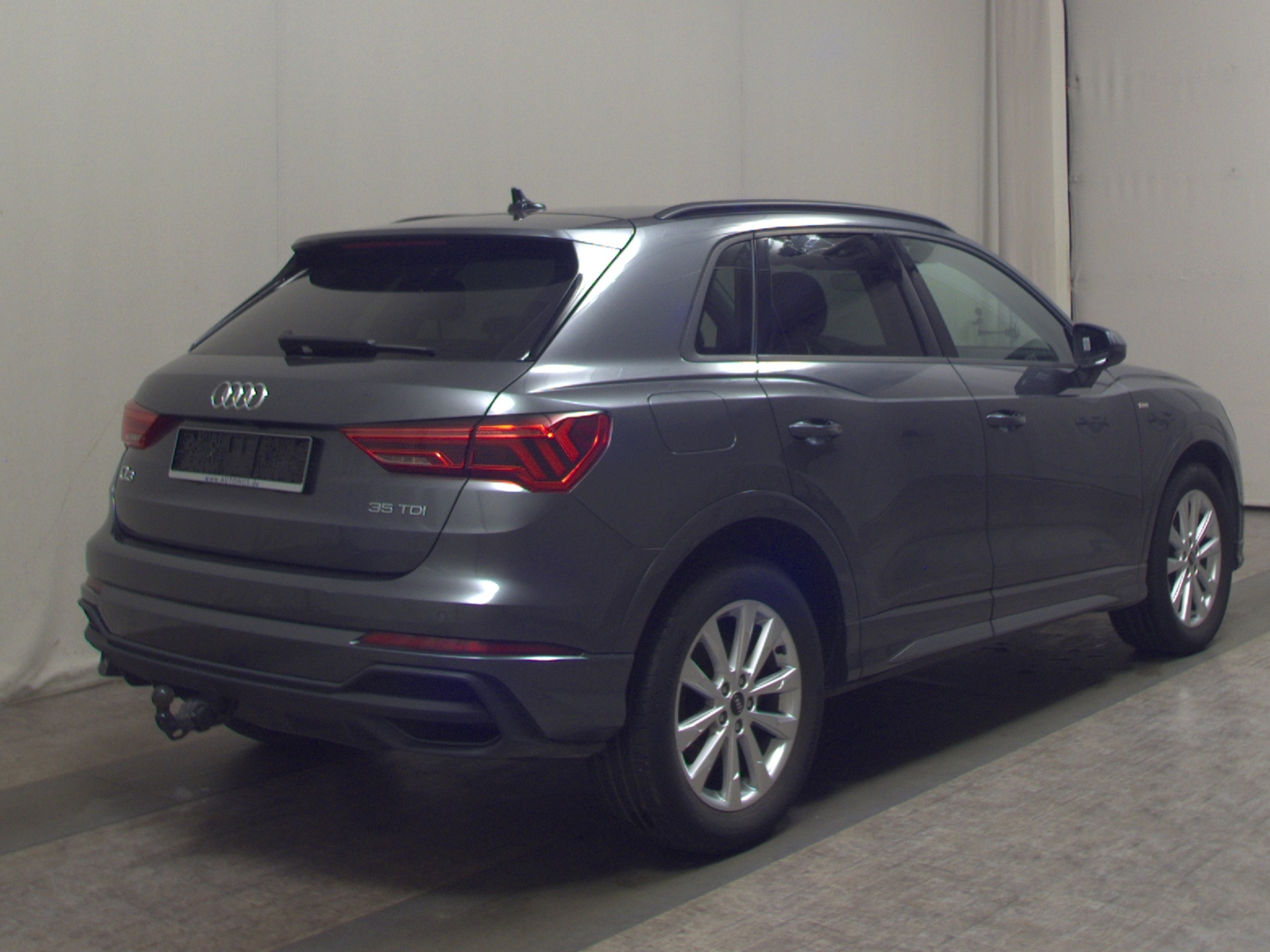Audi Q3 35 TDI S-Line Navi LED Virtual Sonos RFK 4