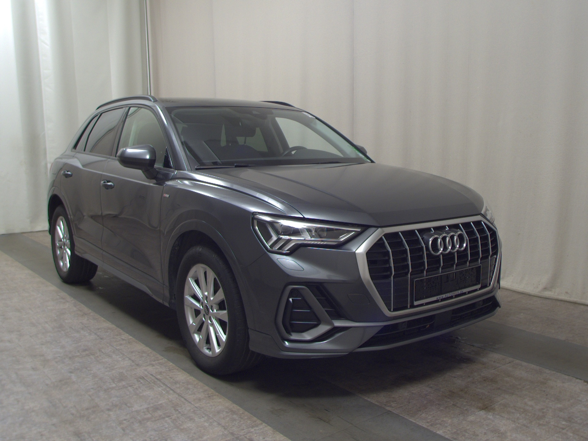 Audi Q3 35 TDI S-Line Navi LED Virtual Sonos RFK 3