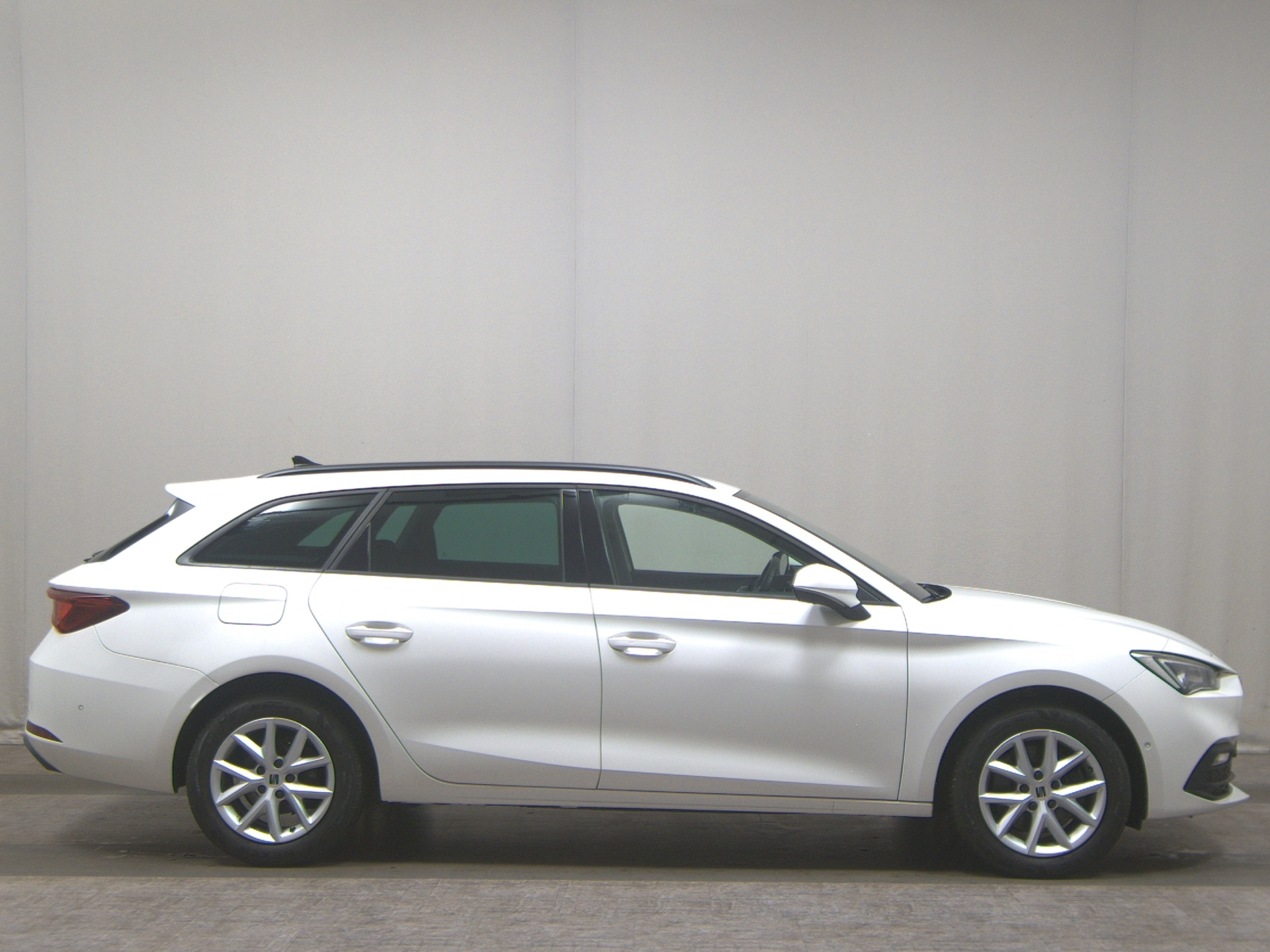 Seat Leon Sportstourer 2.0 TDI Style Navi LED vc Pano