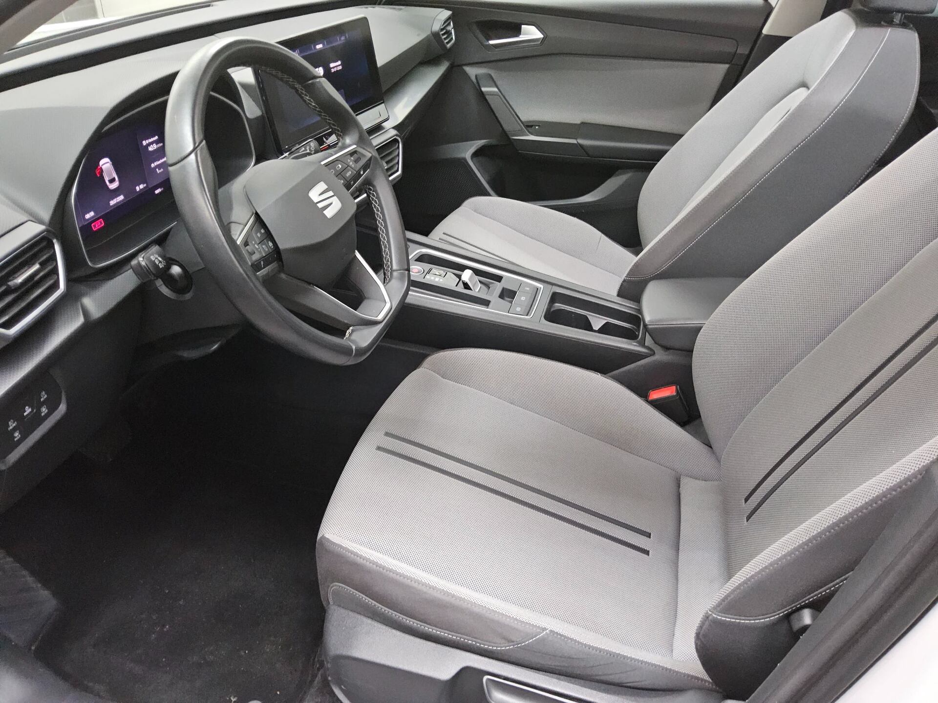 Seat Leon Sportstourer 2.0 TDI Style Navi LED vc Pano 9