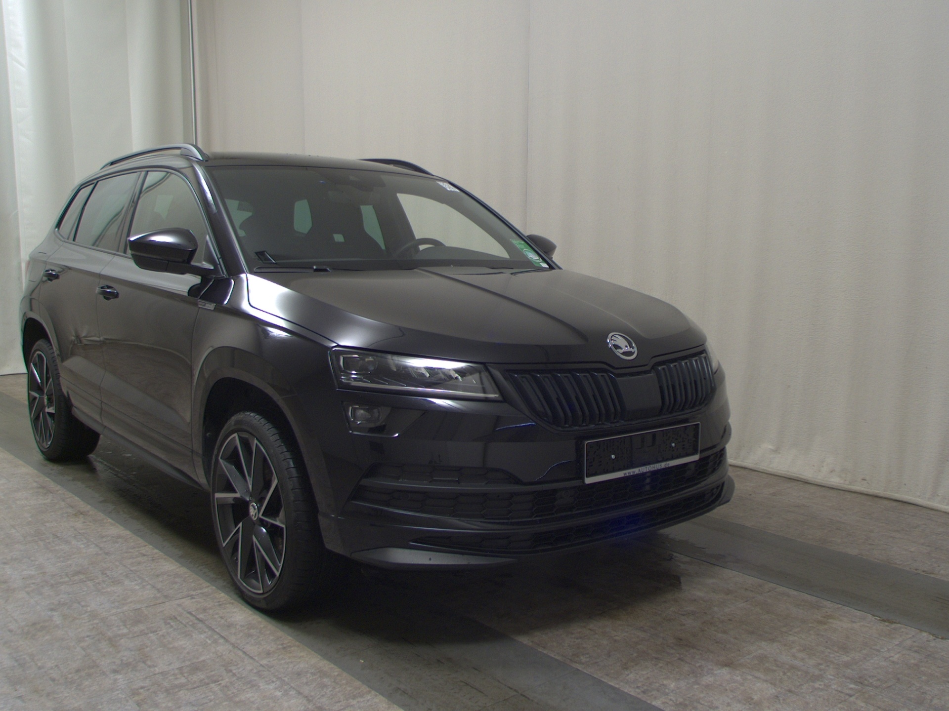 Skoda Karoq 1.5 TSI SportLine Navi LED vc ACC PDC Shz 3