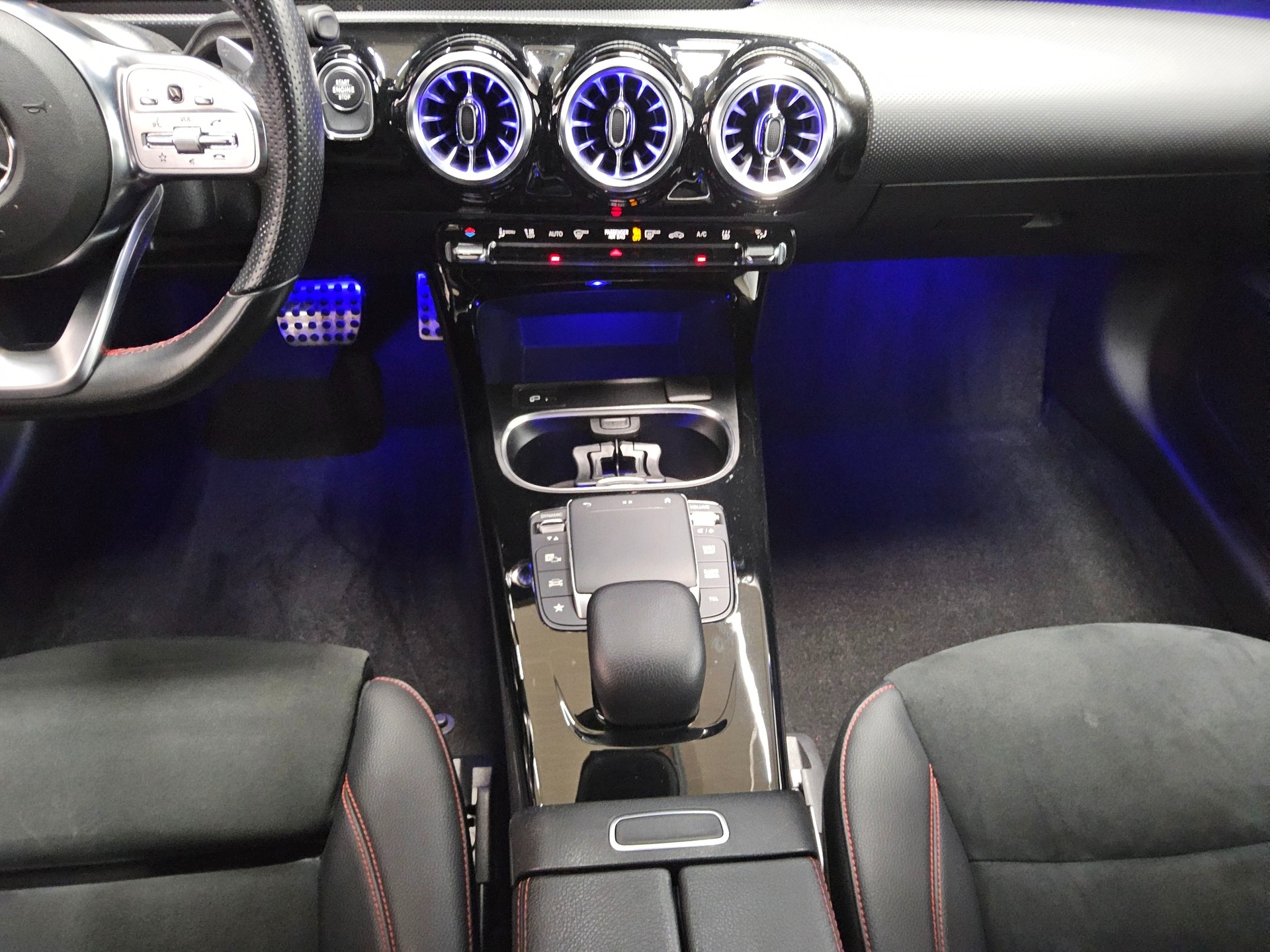 Mercedes-Benz A 250 e AMG-Line Night Navi LED Ambiente 6