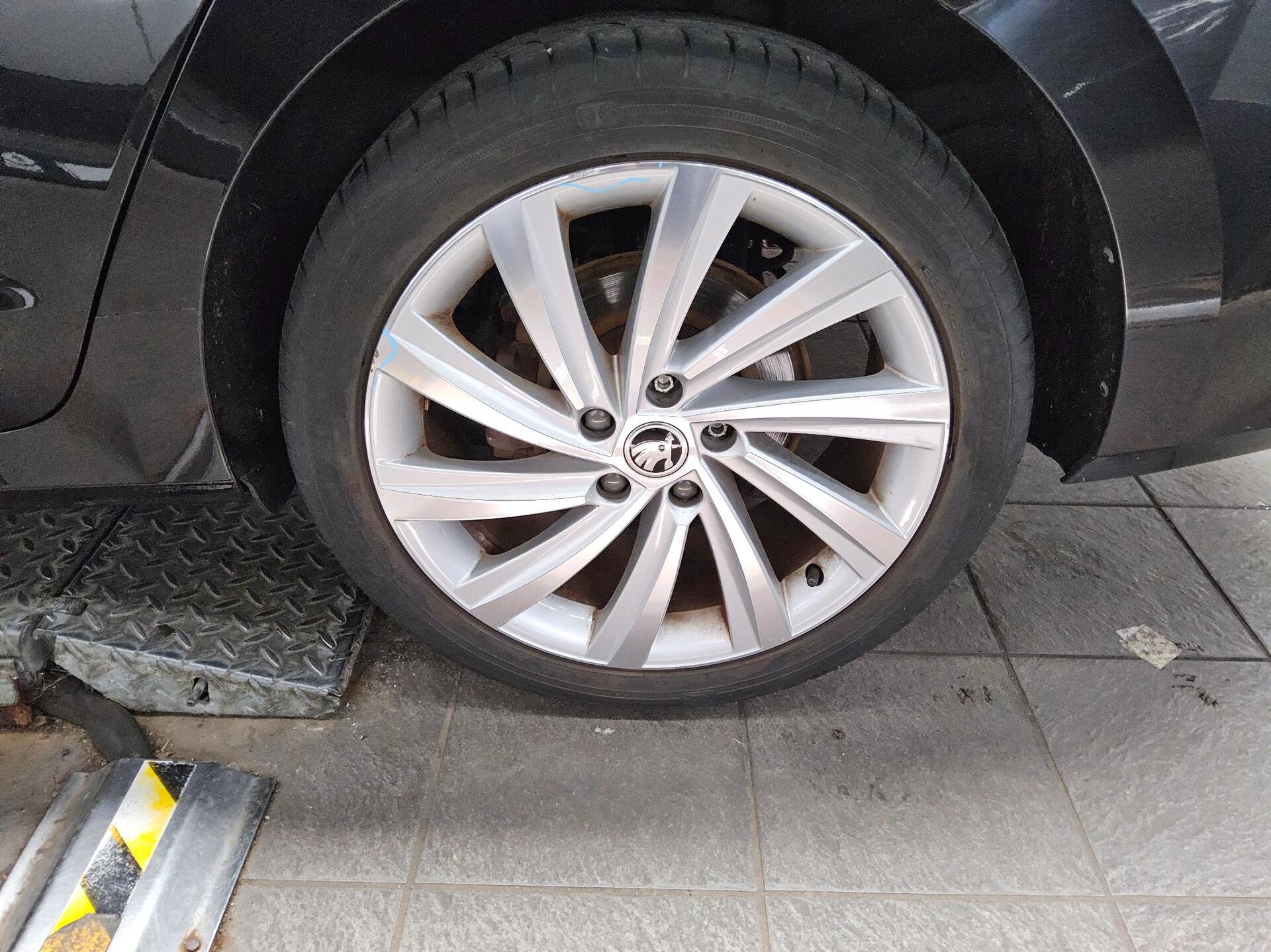 Skoda Octavia Kombi 1.4 TSI iV 11