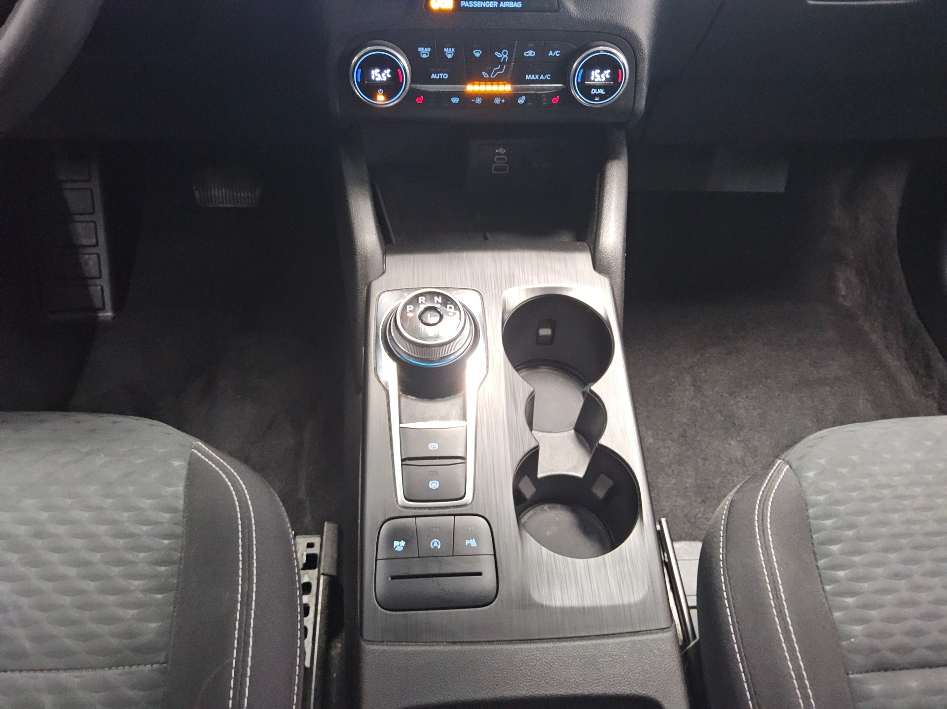Ford Kuga 2.0 EB Cool&Connect Navi AHK PDC 6