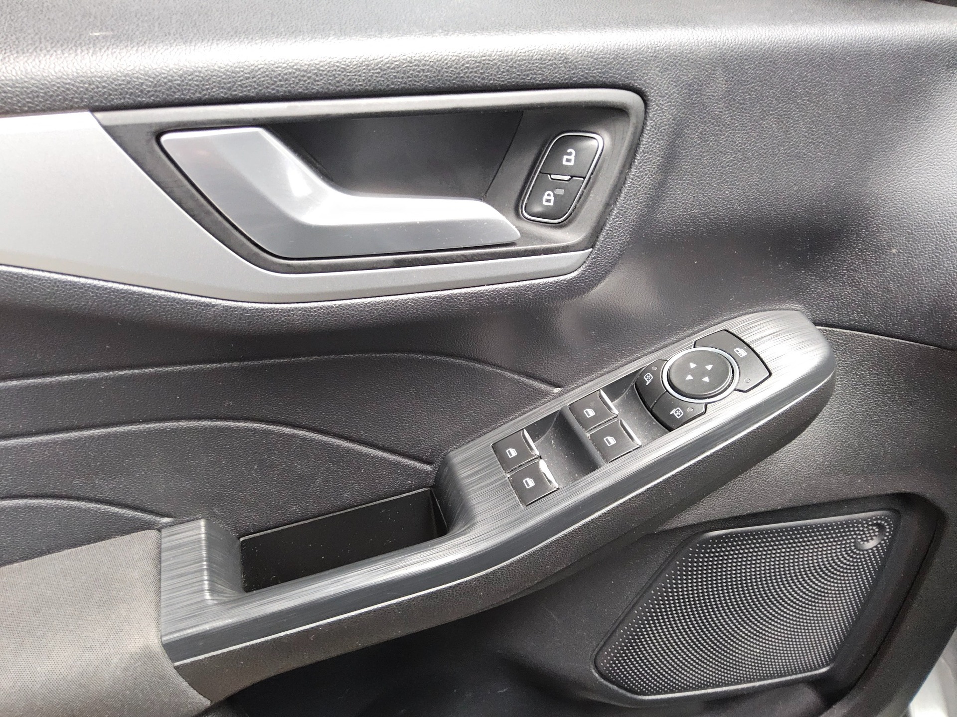 Ford Kuga 2.0 EB Cool&Connect Navi AHK PDC 9