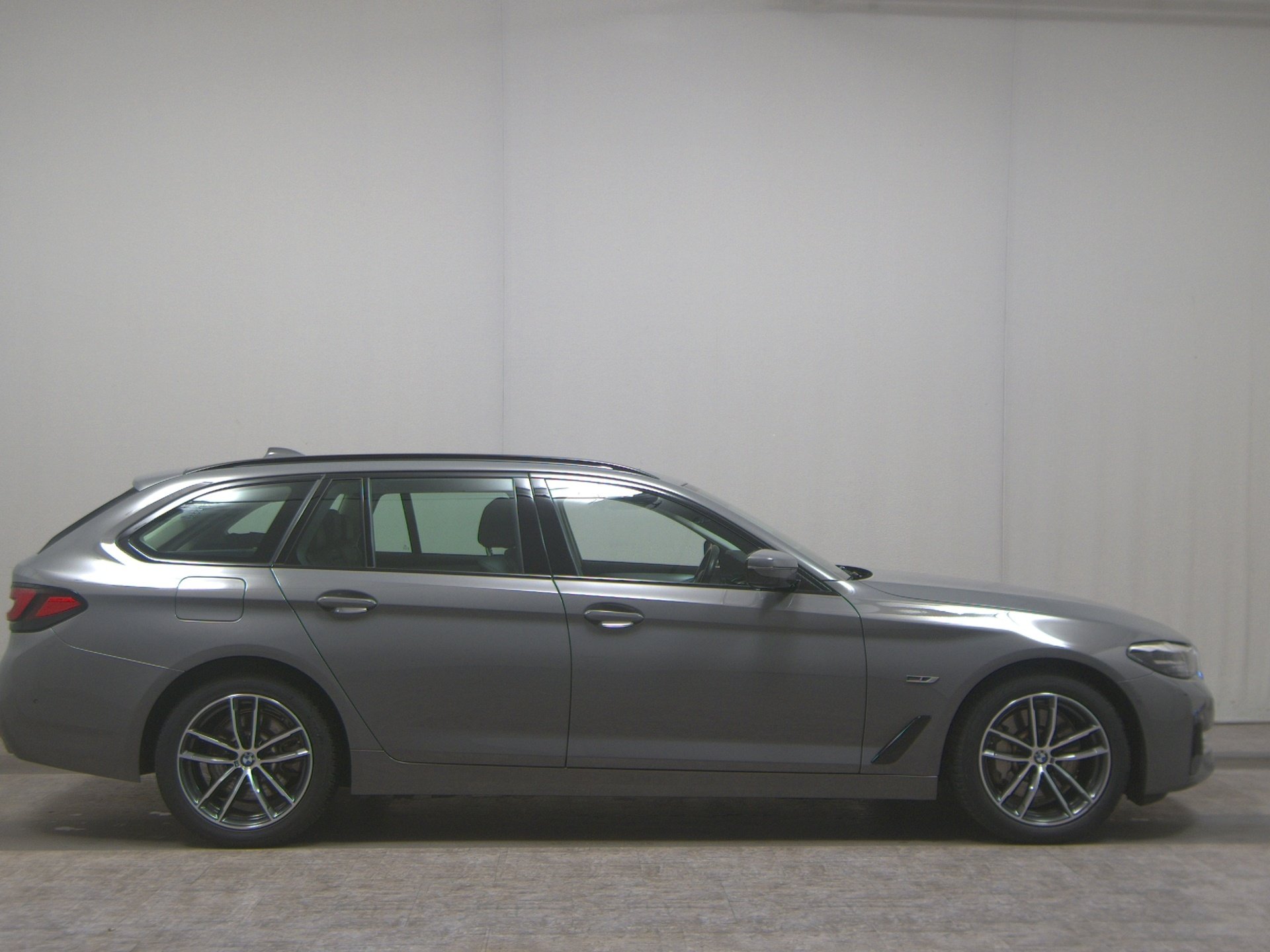 BMW 530e Touring e Leder Navi LED LC prof. Pano 360°