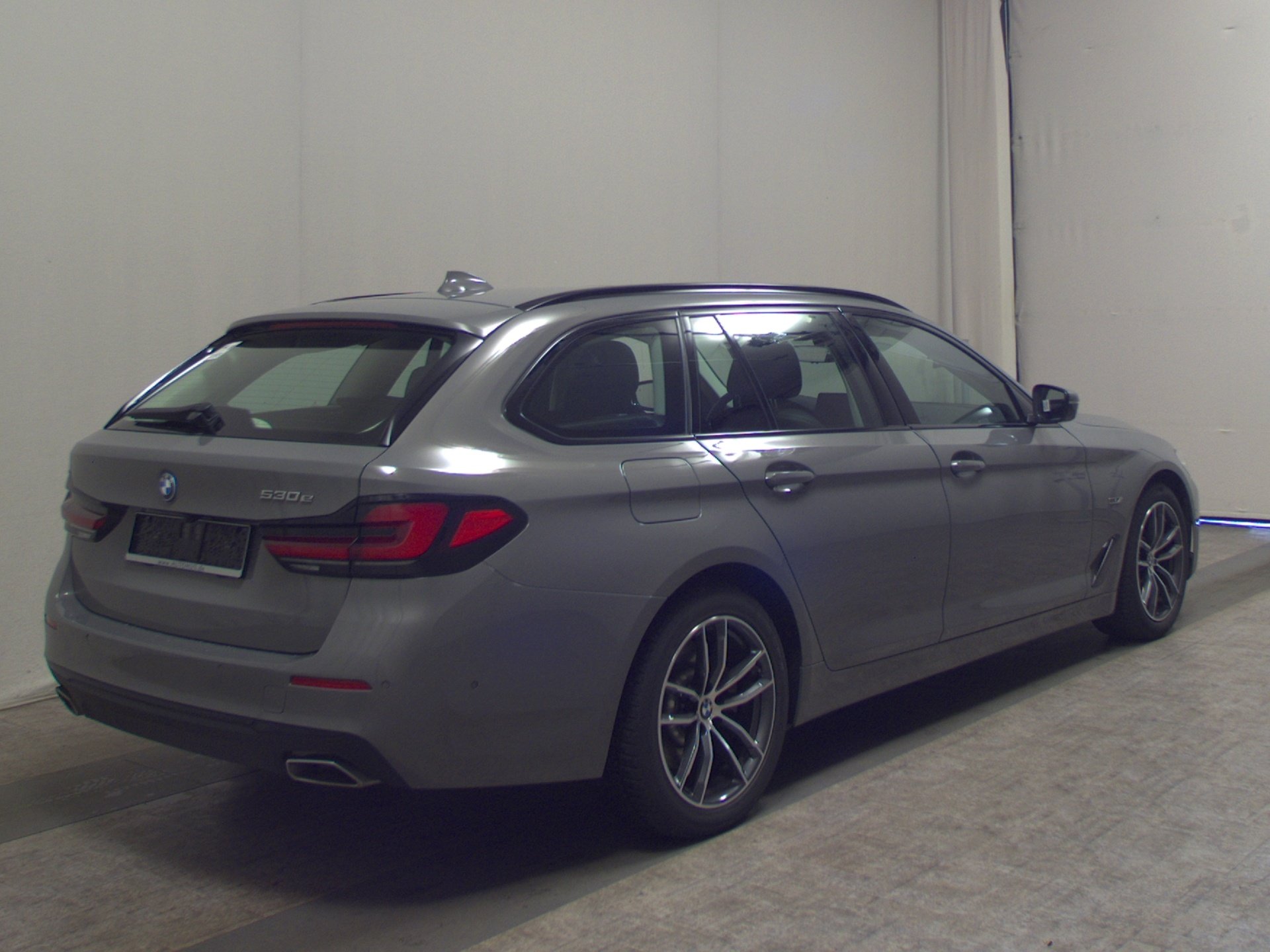 BMW 530e Touring e Leder Navi LED LC prof. Pano 360° 4