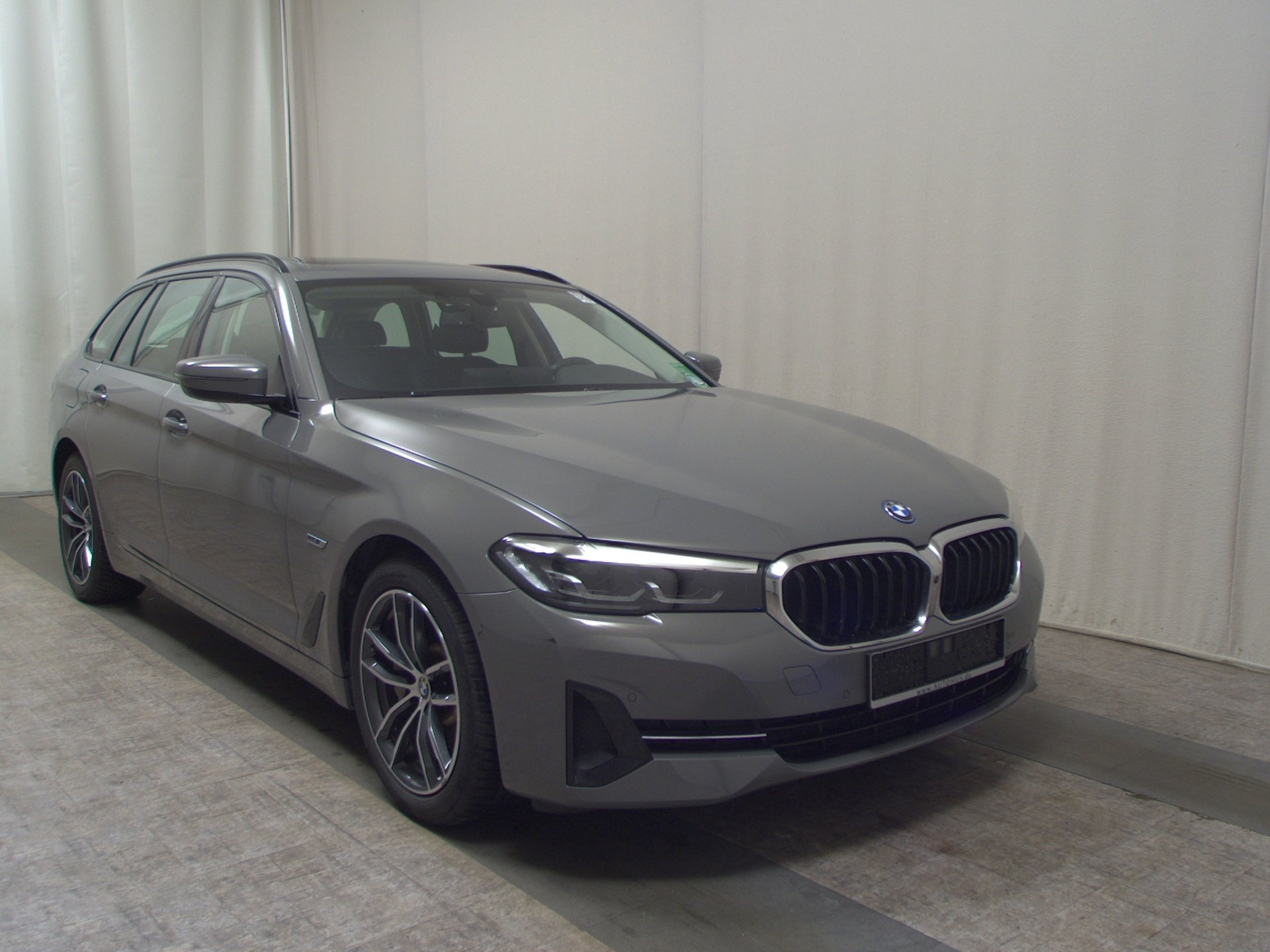 BMW 530e Touring e T-Leder Navi LED LC prof. Shadow Pano 3