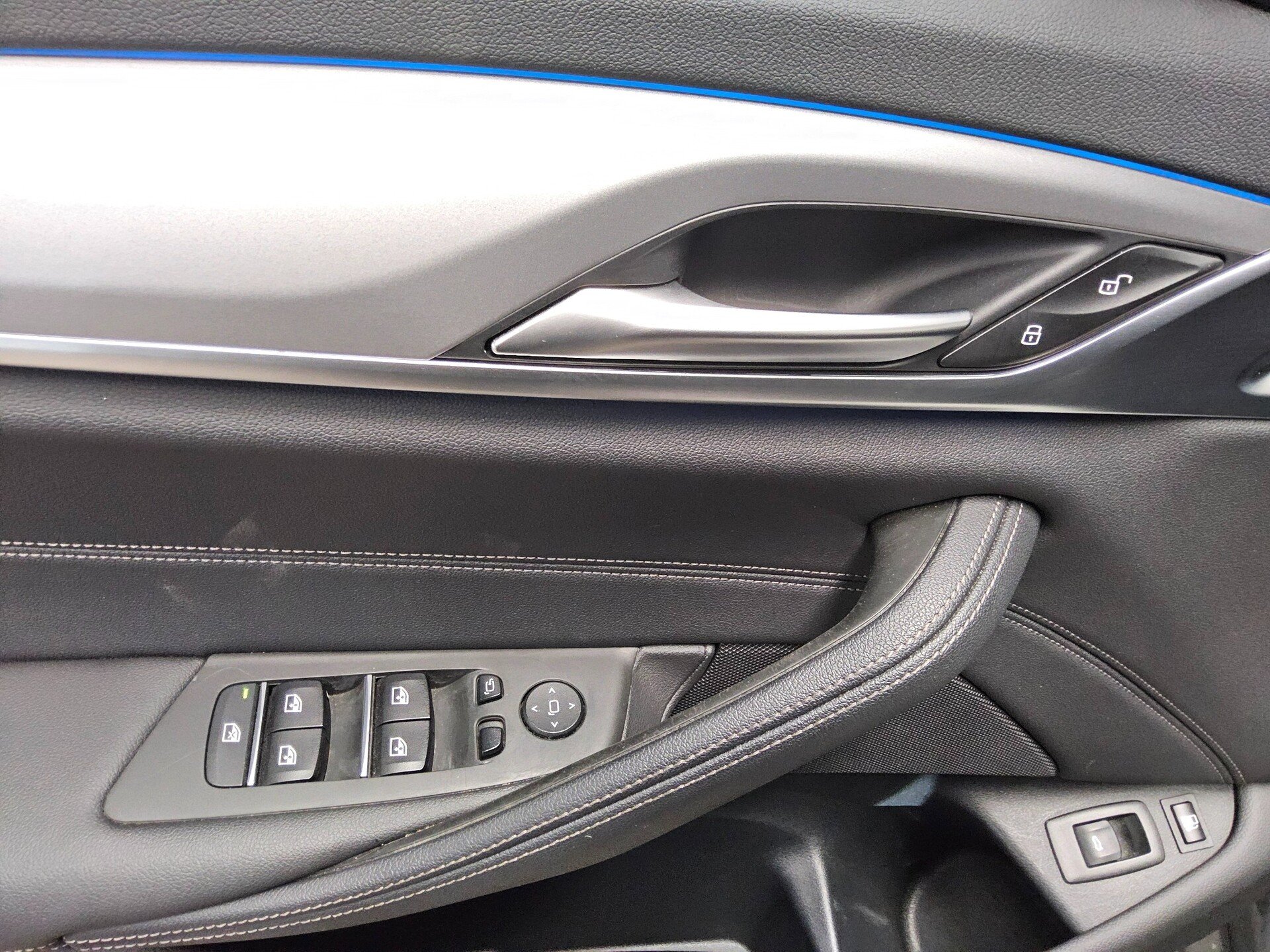 BMW 530e Touring e T-Leder Navi LED LC prof. Shadow Pano 10