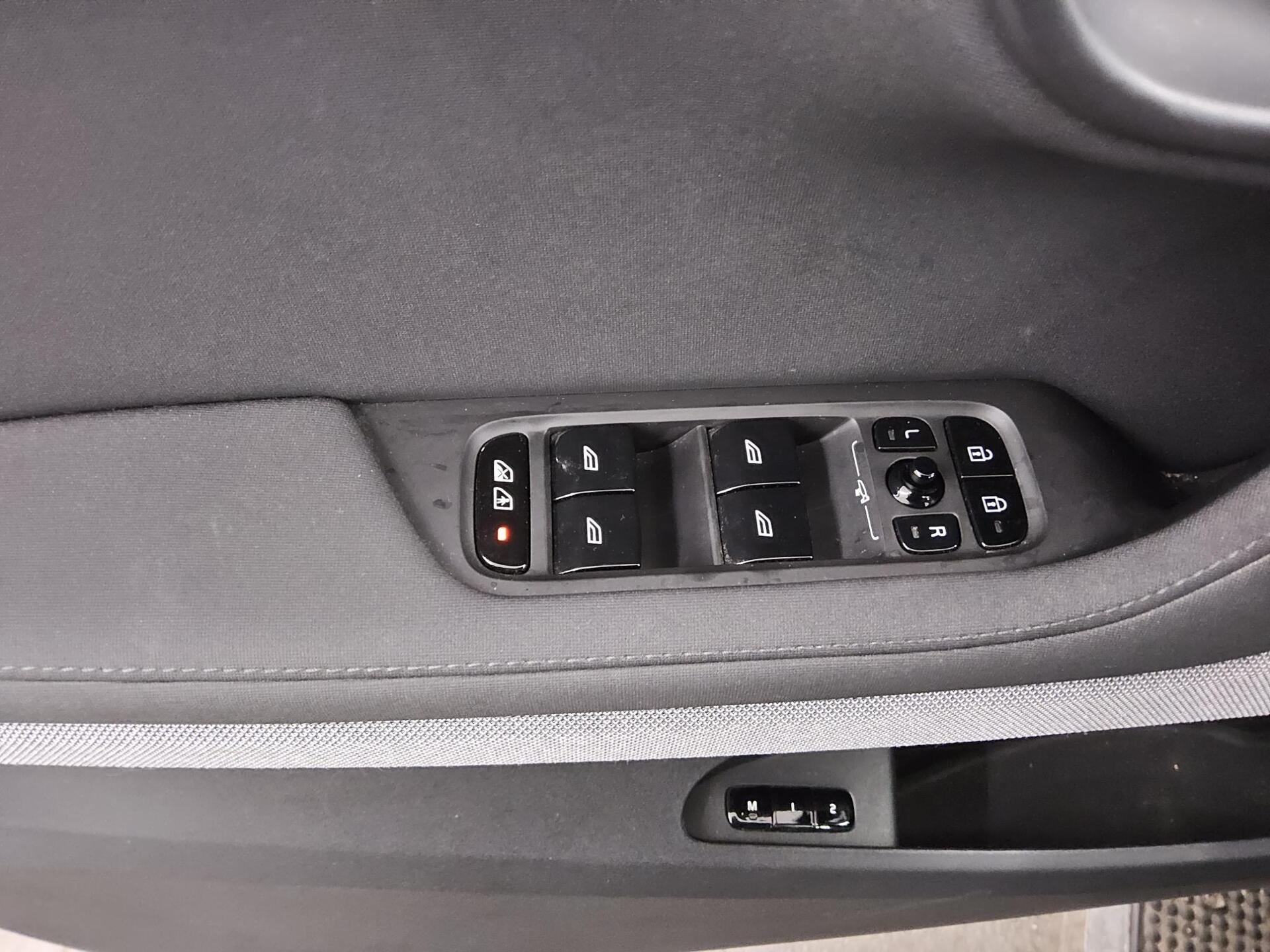 Polestar 2 Long Range Navi LED Shz Rückfahrkamera PDC 10