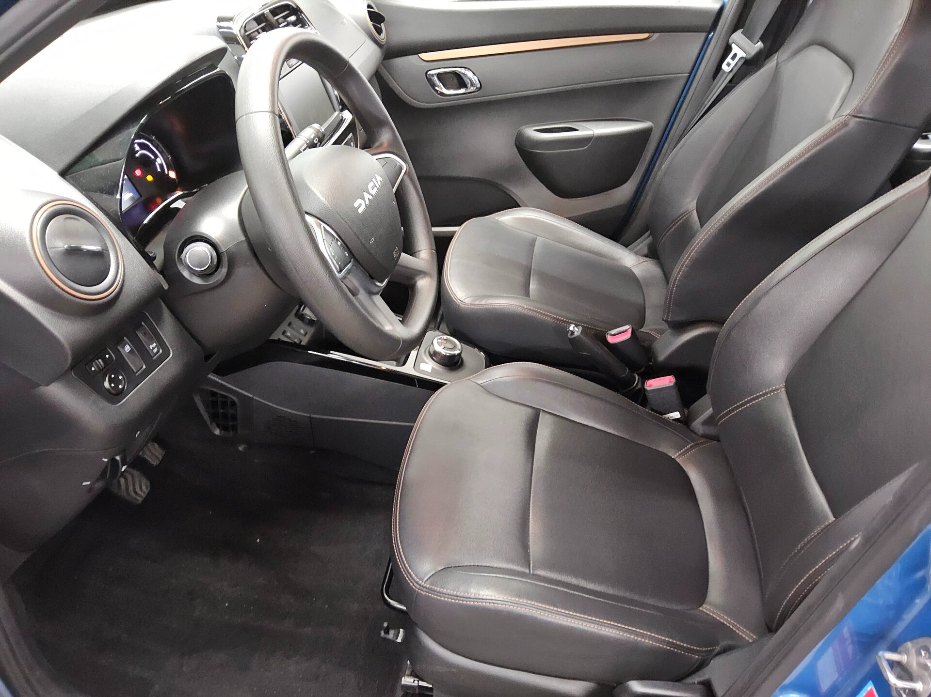 Dacia Spring T-Leder NAVI KLIMA KAMERA 9
