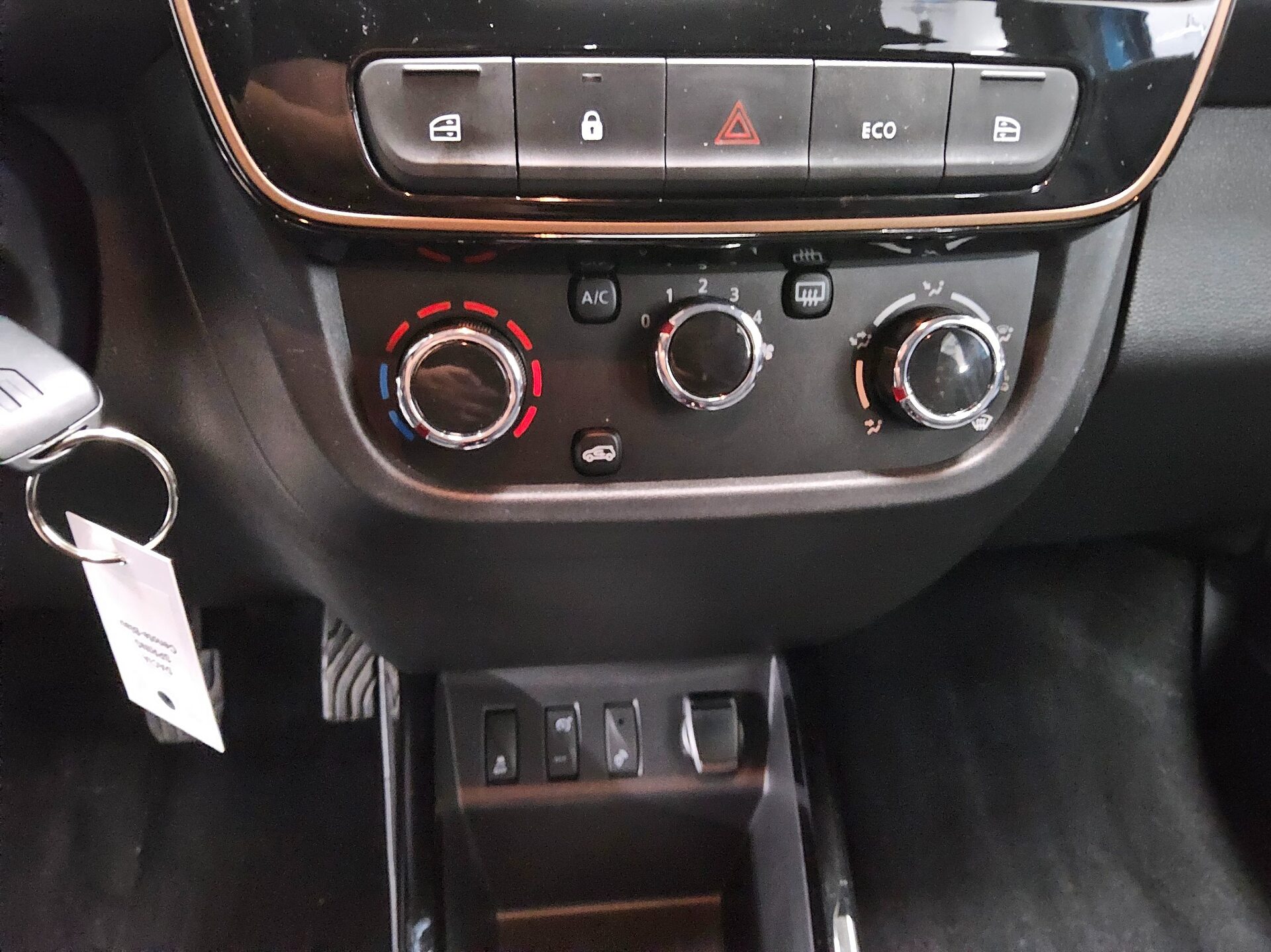 Dacia Spring T-Leder NAVI KLIMA KAMERA 10