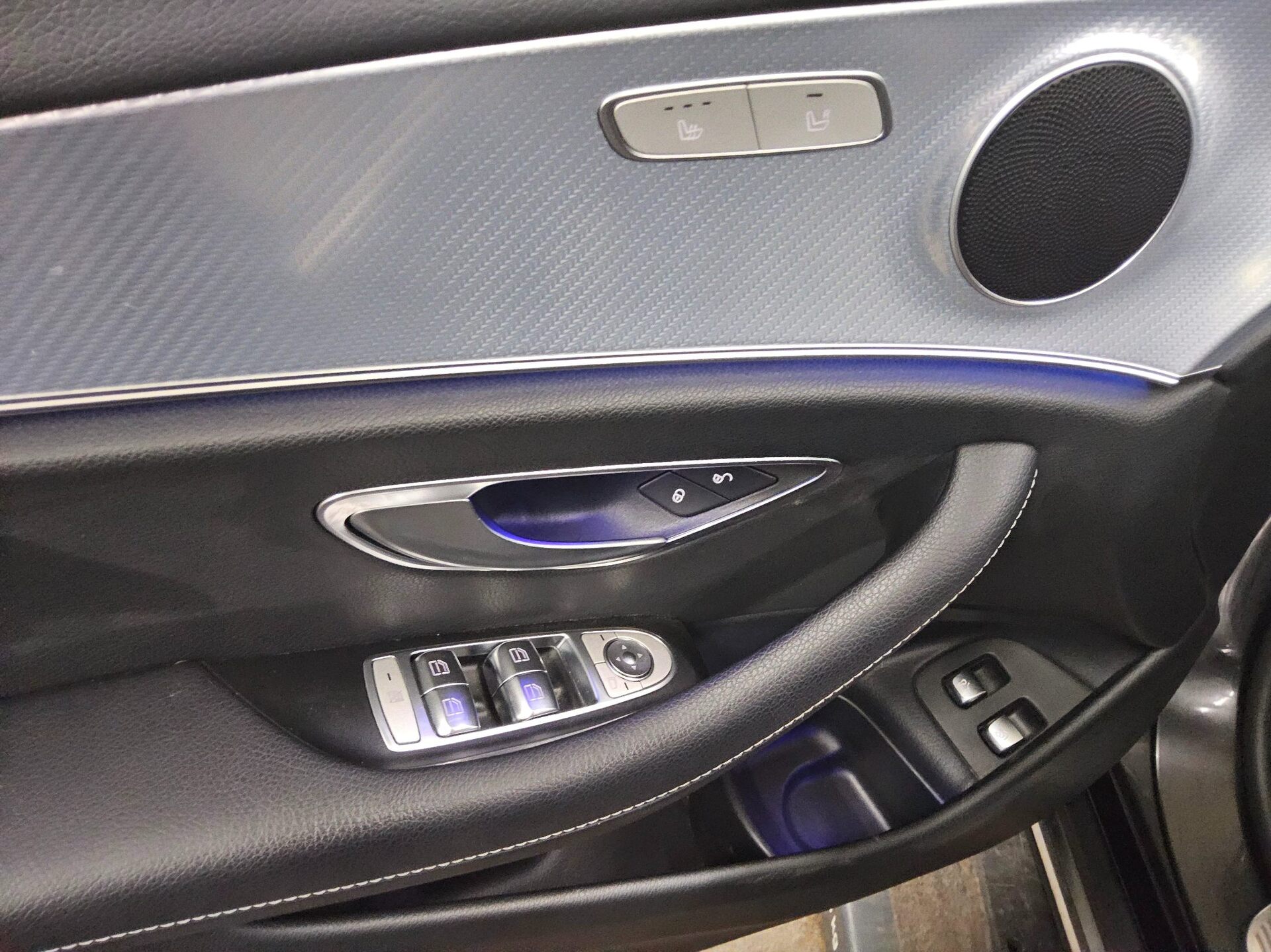 Mercedes-Benz E 220 T d 4M All-Terrain Navi MB-LED AHK Air Sthzg Dist+ 9