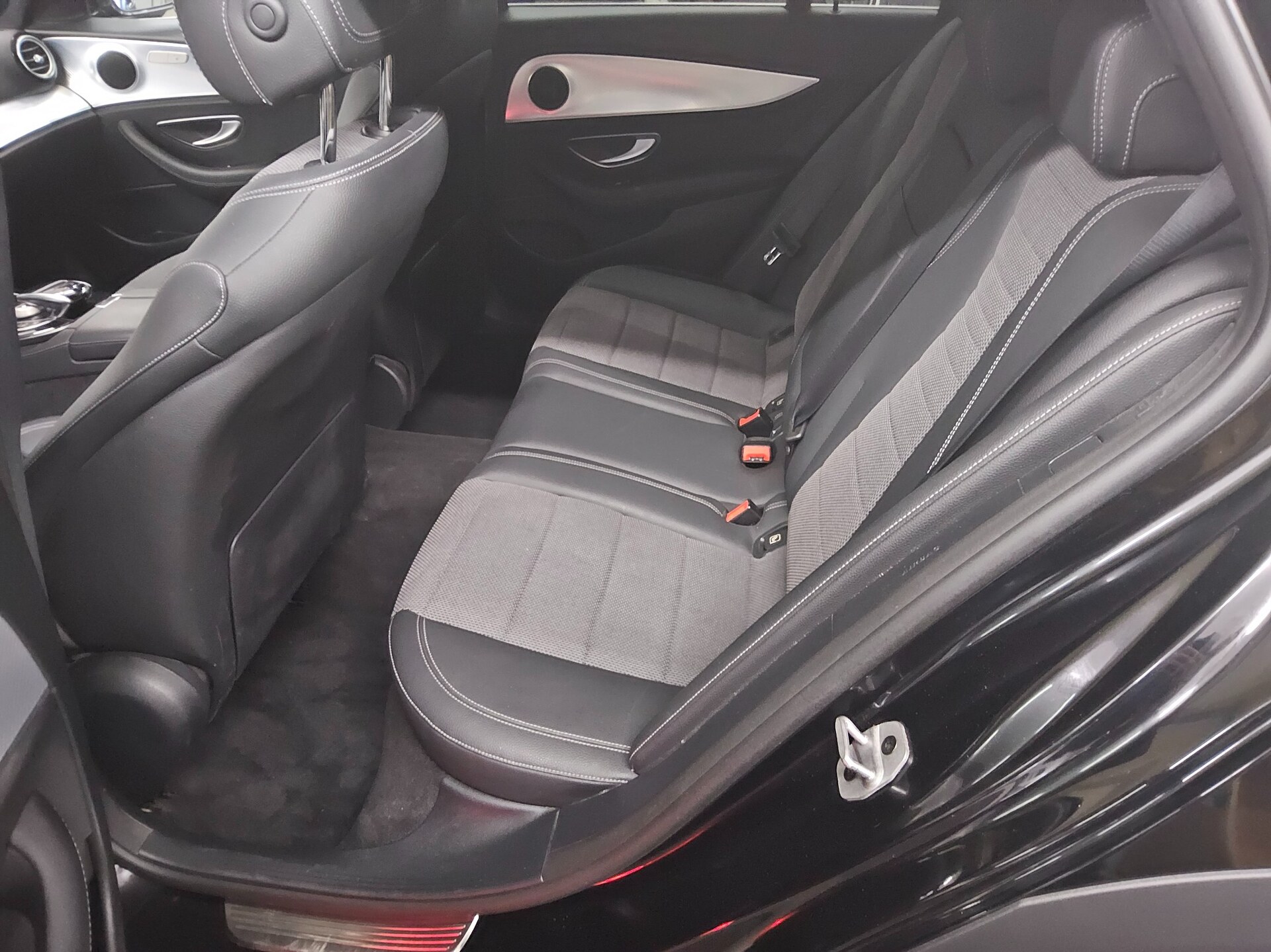 Mercedes-Benz E 220 T d 4M All-Terrain Navi MB-LED AHK Air Sthzg Dist+ 13