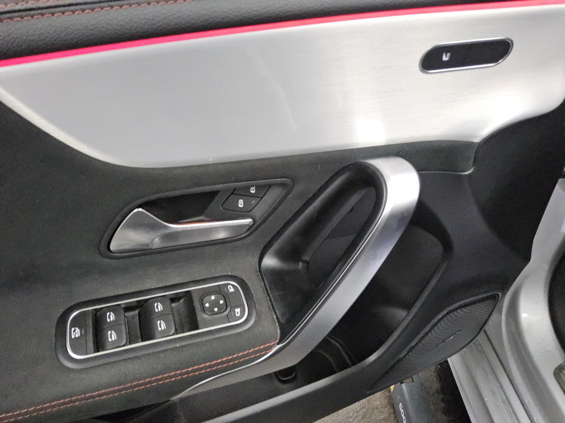 Mercedes-Benz CLA 200 SB d AMG-Line Night Navi Pano MB-LED AHK 10