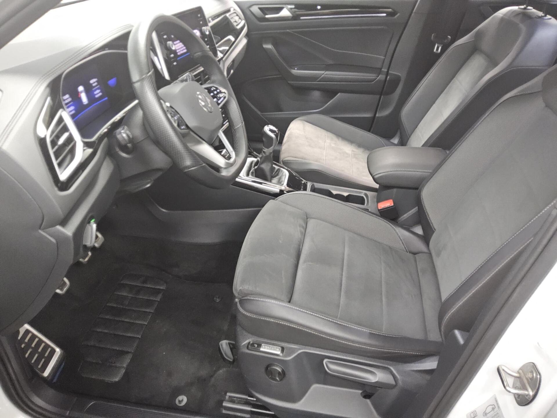 Volkswagen T-Roc 1.0 TSI R-Line Navi DC LED ACC Massage RFK 9