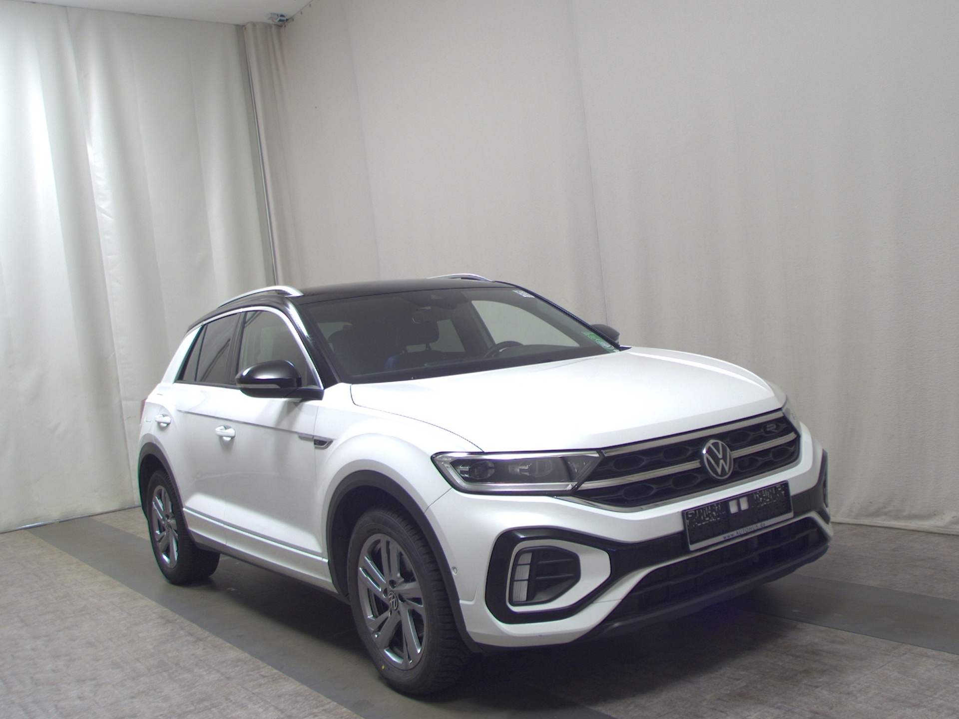 Volkswagen T-Roc 1.0 TSI R-Line Navi DC LED ACC Massage RFK 3