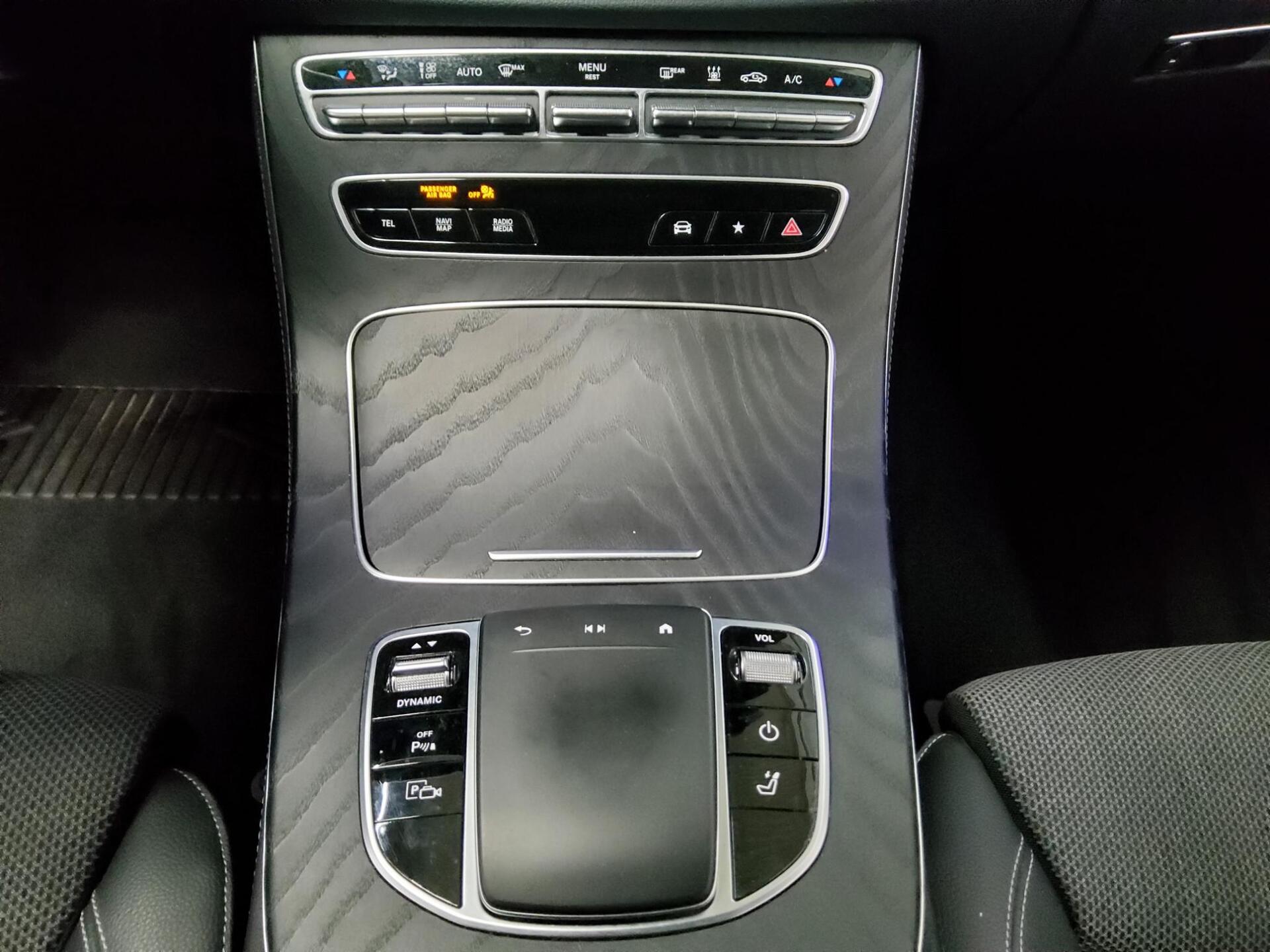 Mercedes-Benz E 300 T de 4M Avantgarde Widescreen HuD MB-LED 6