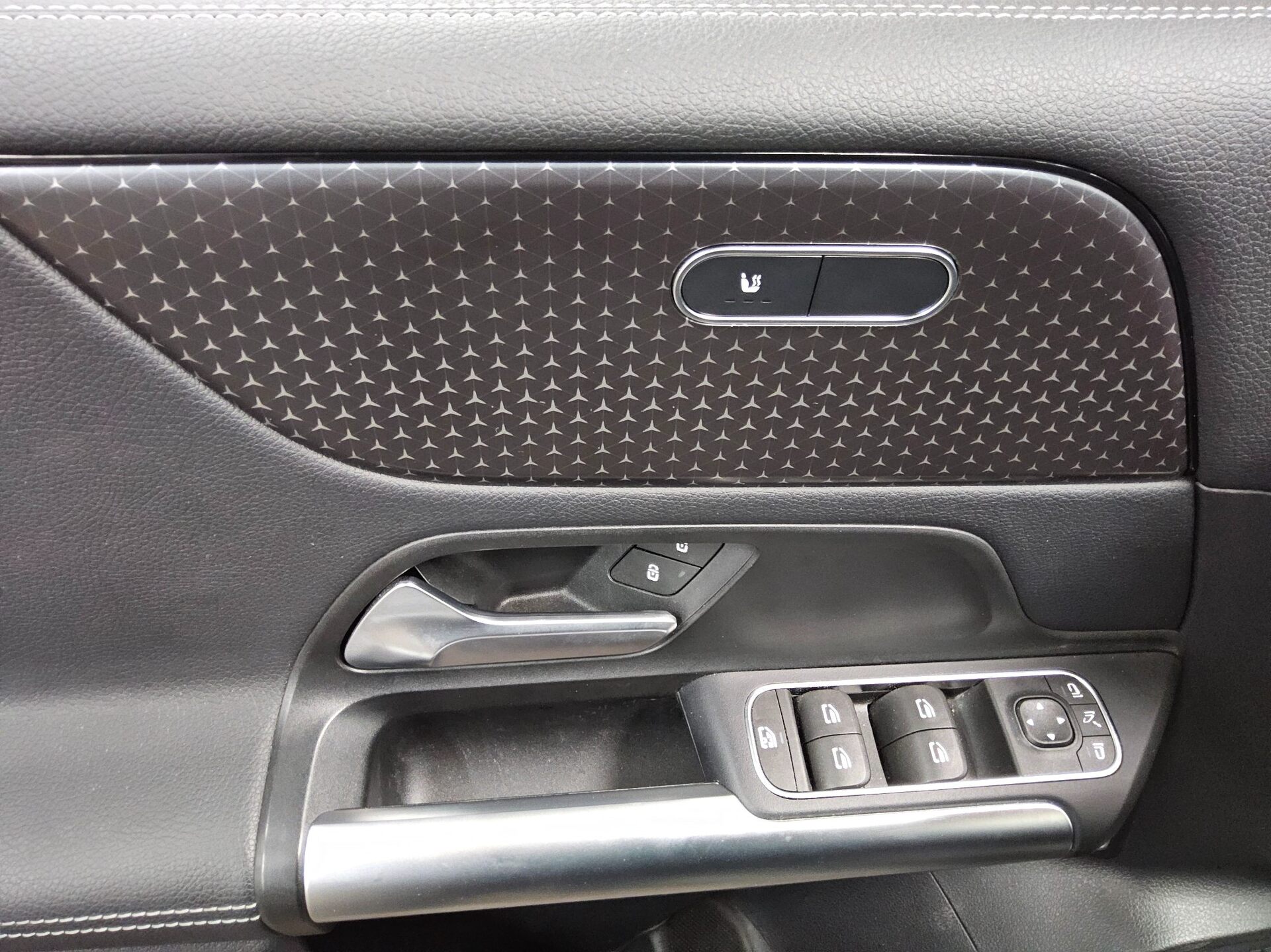 Mercedes-Benz B 250 e Progressive T-Leder Navi LED MBUX 10