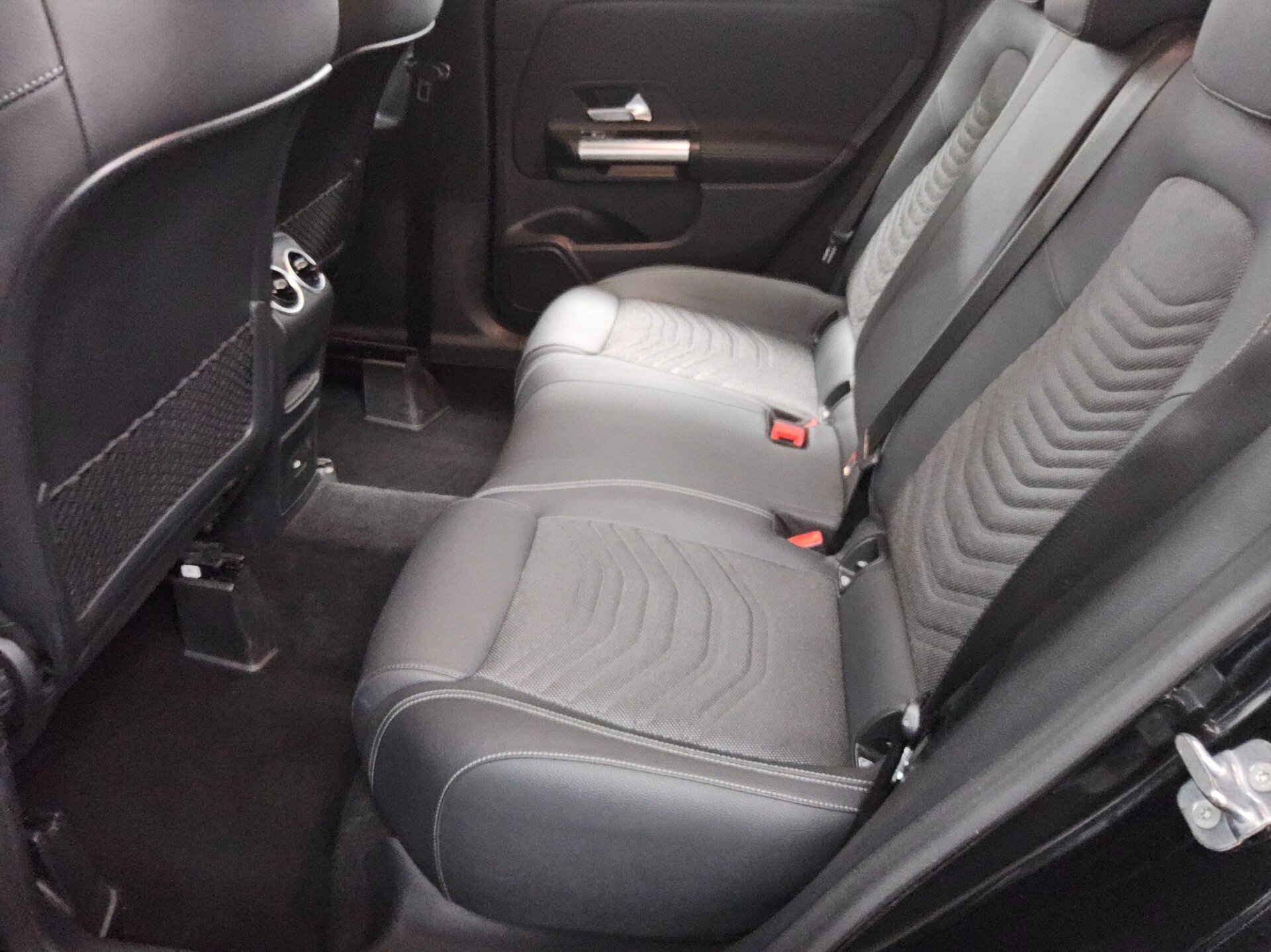 Mercedes-Benz B 250 e Progressive T-Leder Navi LED MBUX 12