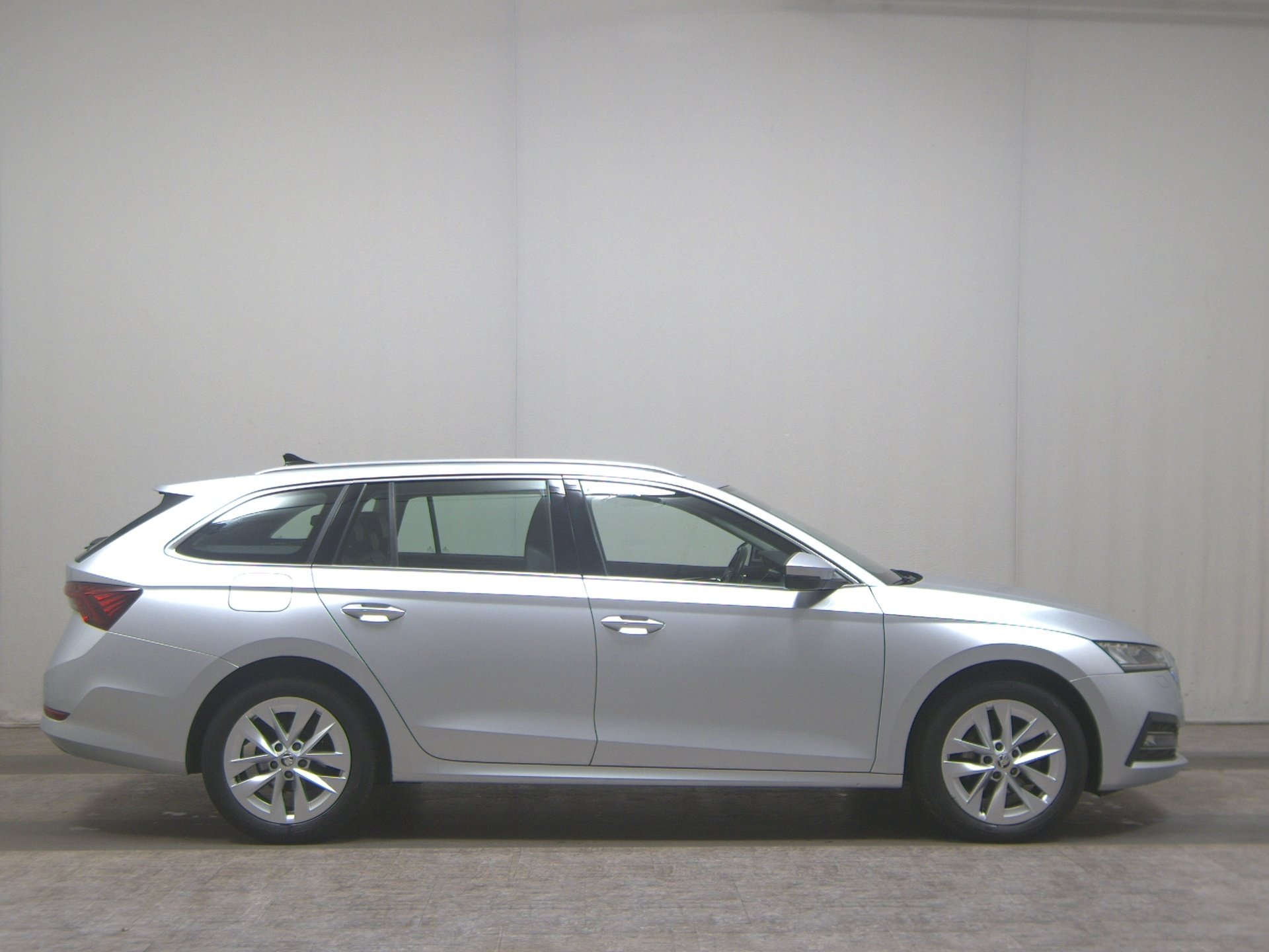 Skoda Octavia Kombi 2.0 TDI Style Leder Nav LED vc RFK
