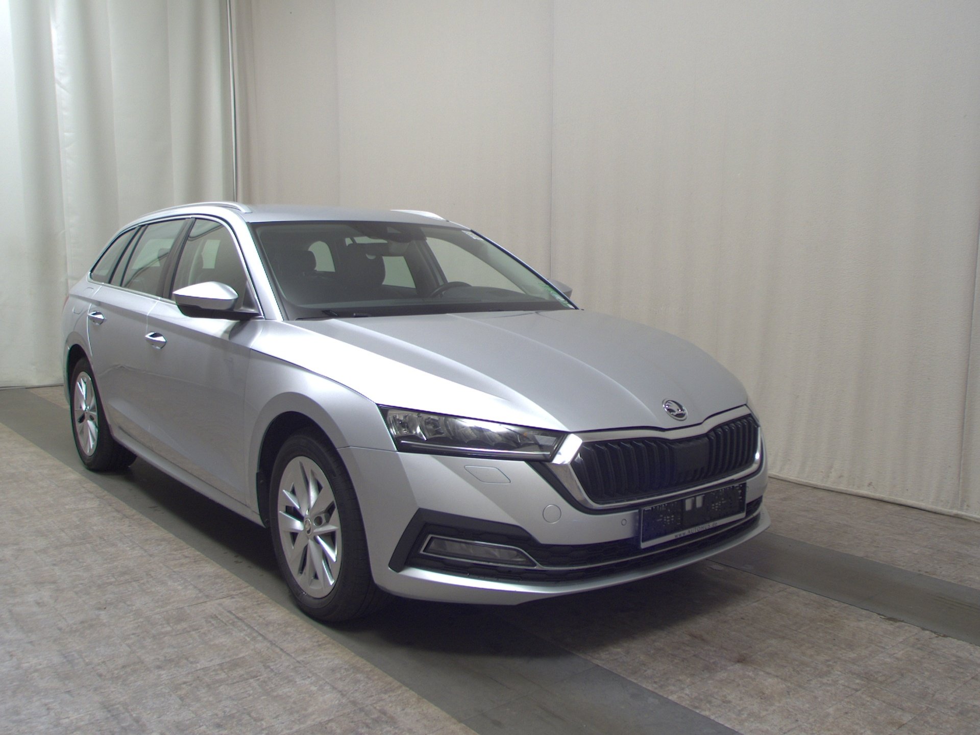 Skoda Octavia Kombi 2.0 TDI Style Leder Navi LED vc Canton RFK 3
