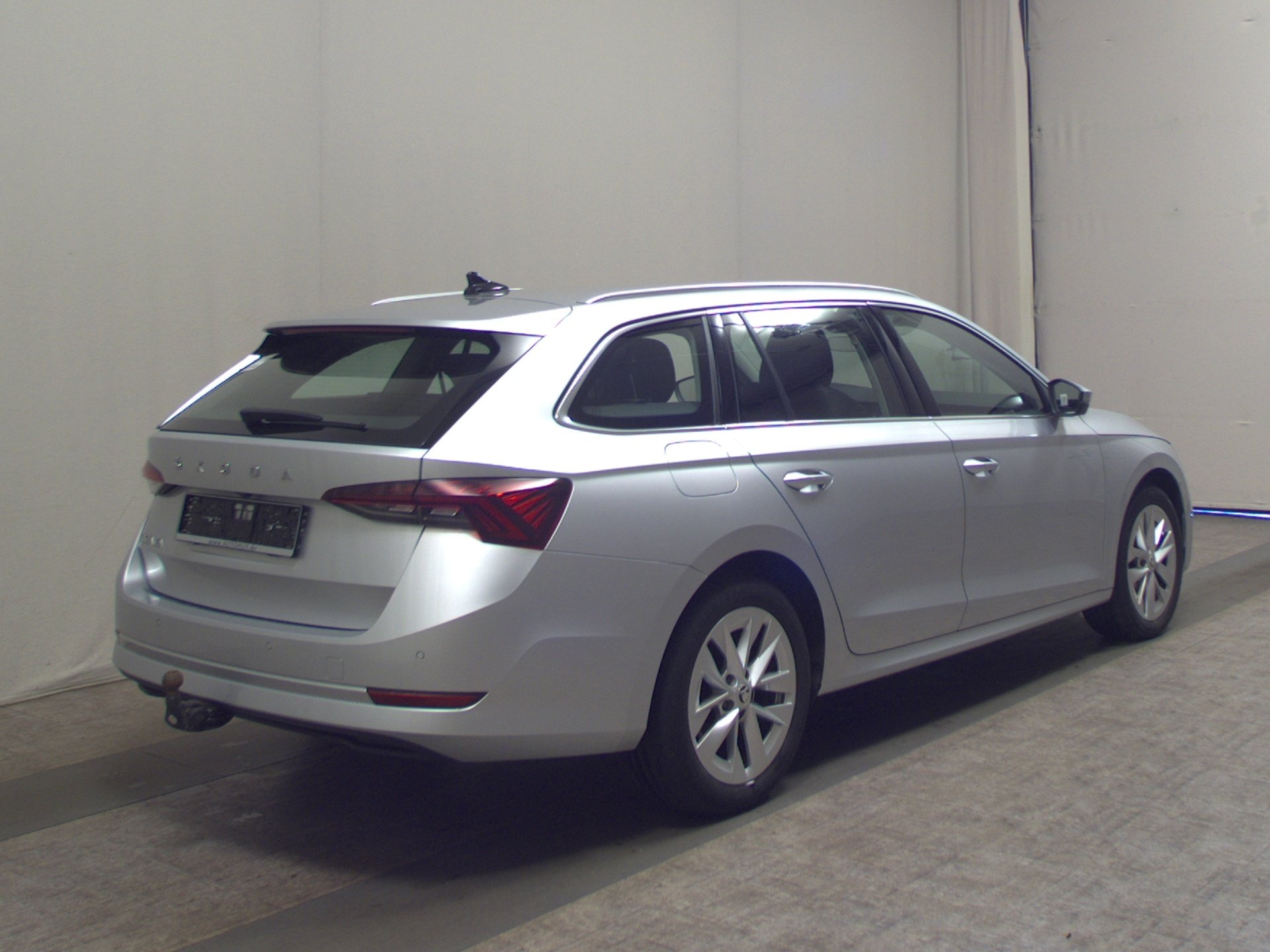 Skoda Octavia Kombi 2.0 TDI Style Leder Navi LED vc Canton RFK 4