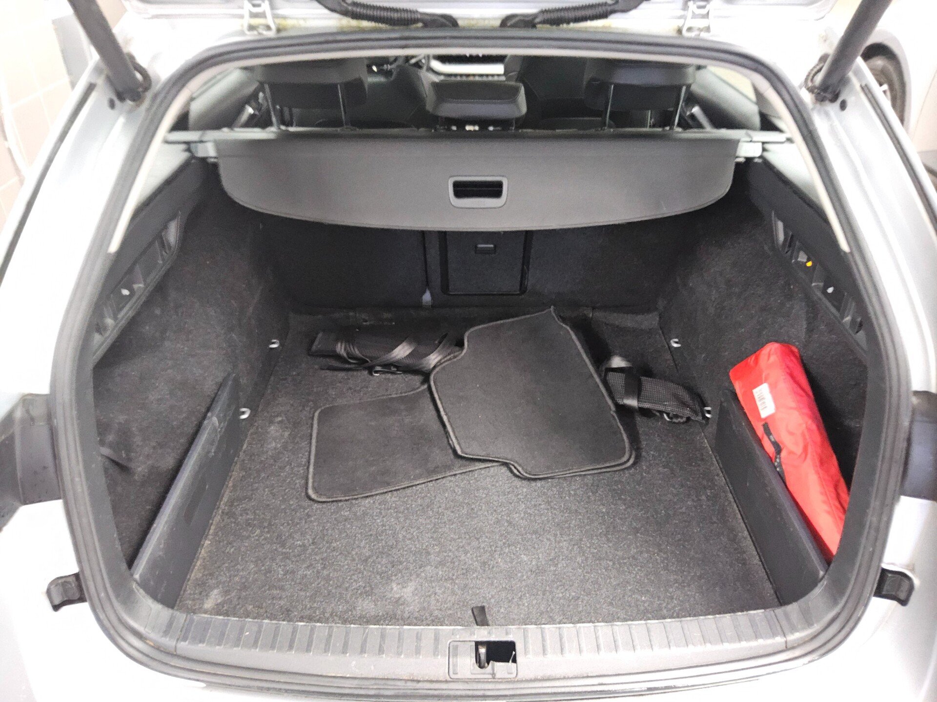 Skoda Octavia Kombi 2.0 TDI Style Leder Navi LED vc Canton RFK 12