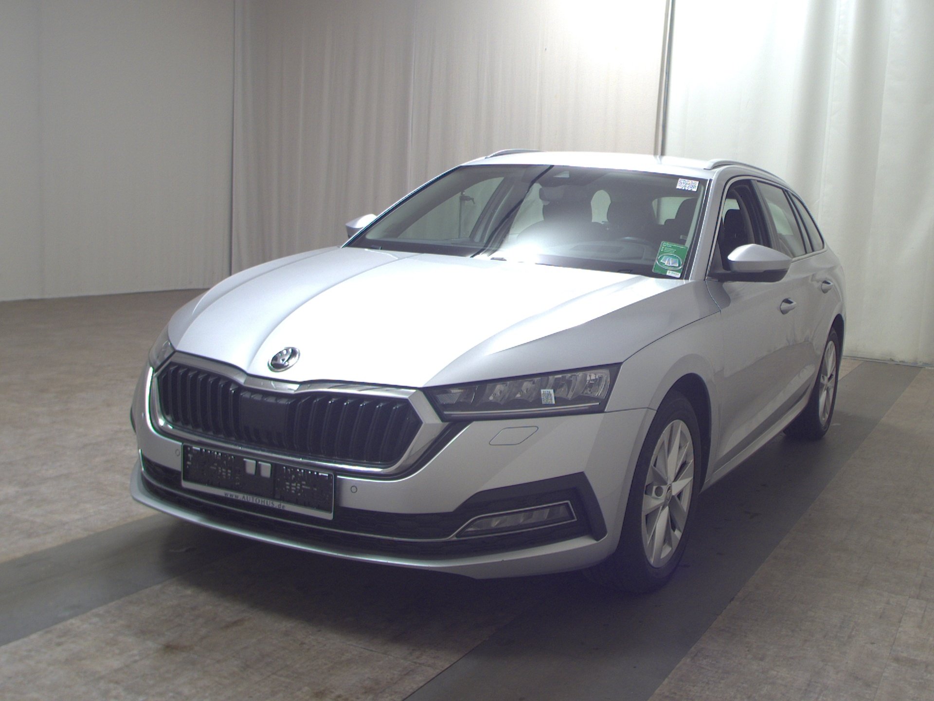 Skoda Octavia Kombi 2.0 TDI Style Leder Navi LED vc Canton RFK 2