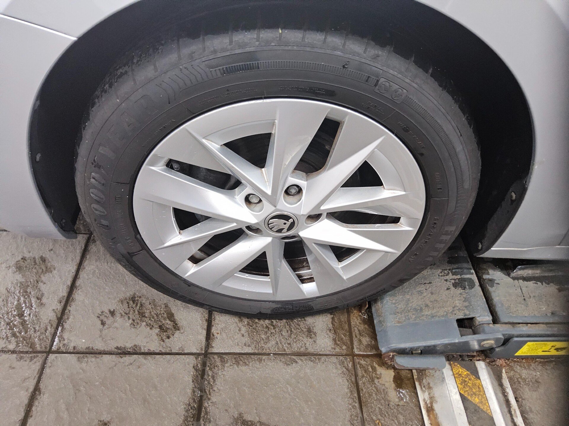 Skoda Octavia Kombi 2.0 TDI Style Leder Navi LED vc Canton RFK 11