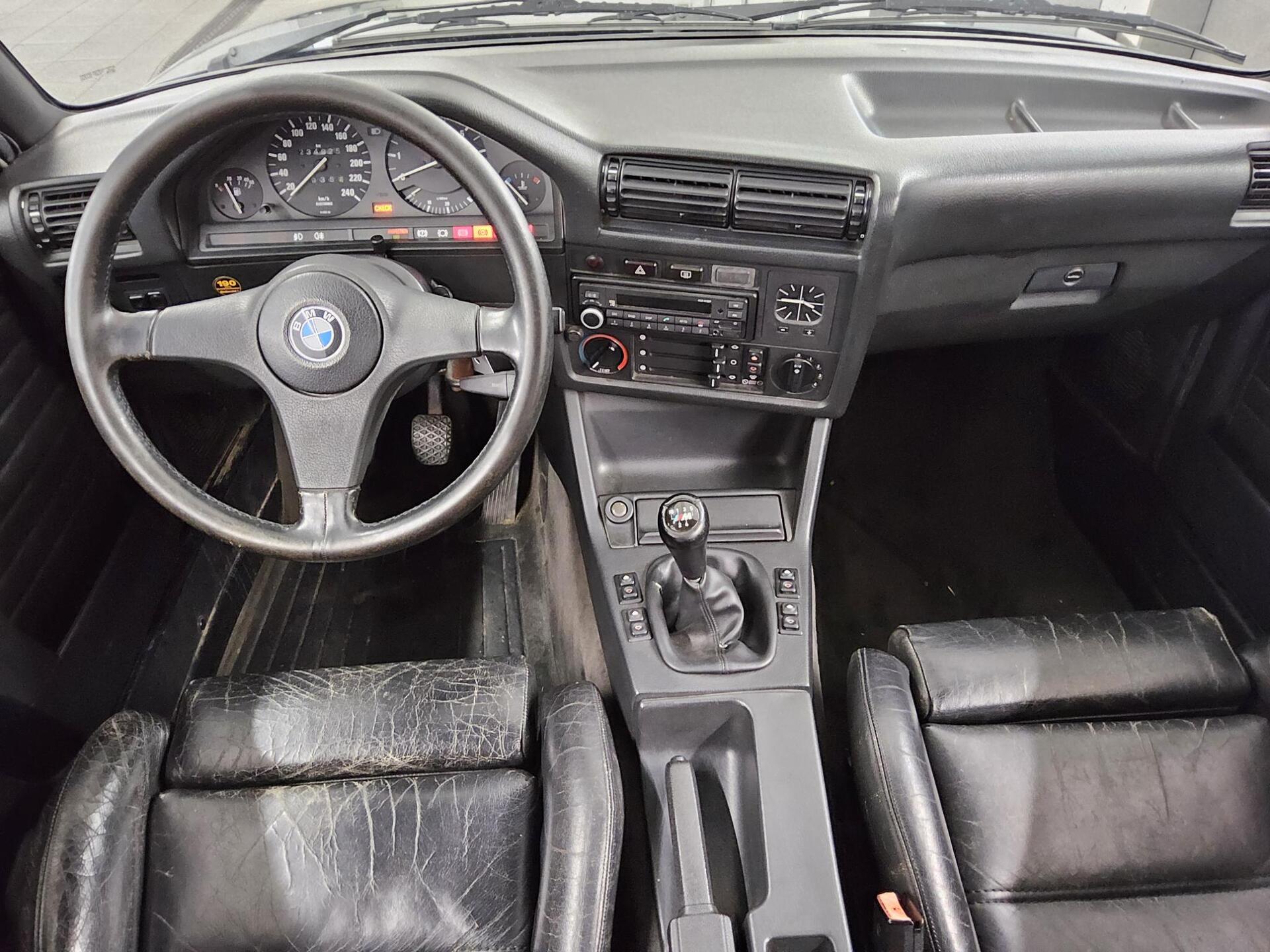 BMW 325i Cabrio Leder Sportsitz Hardtop Radio 6