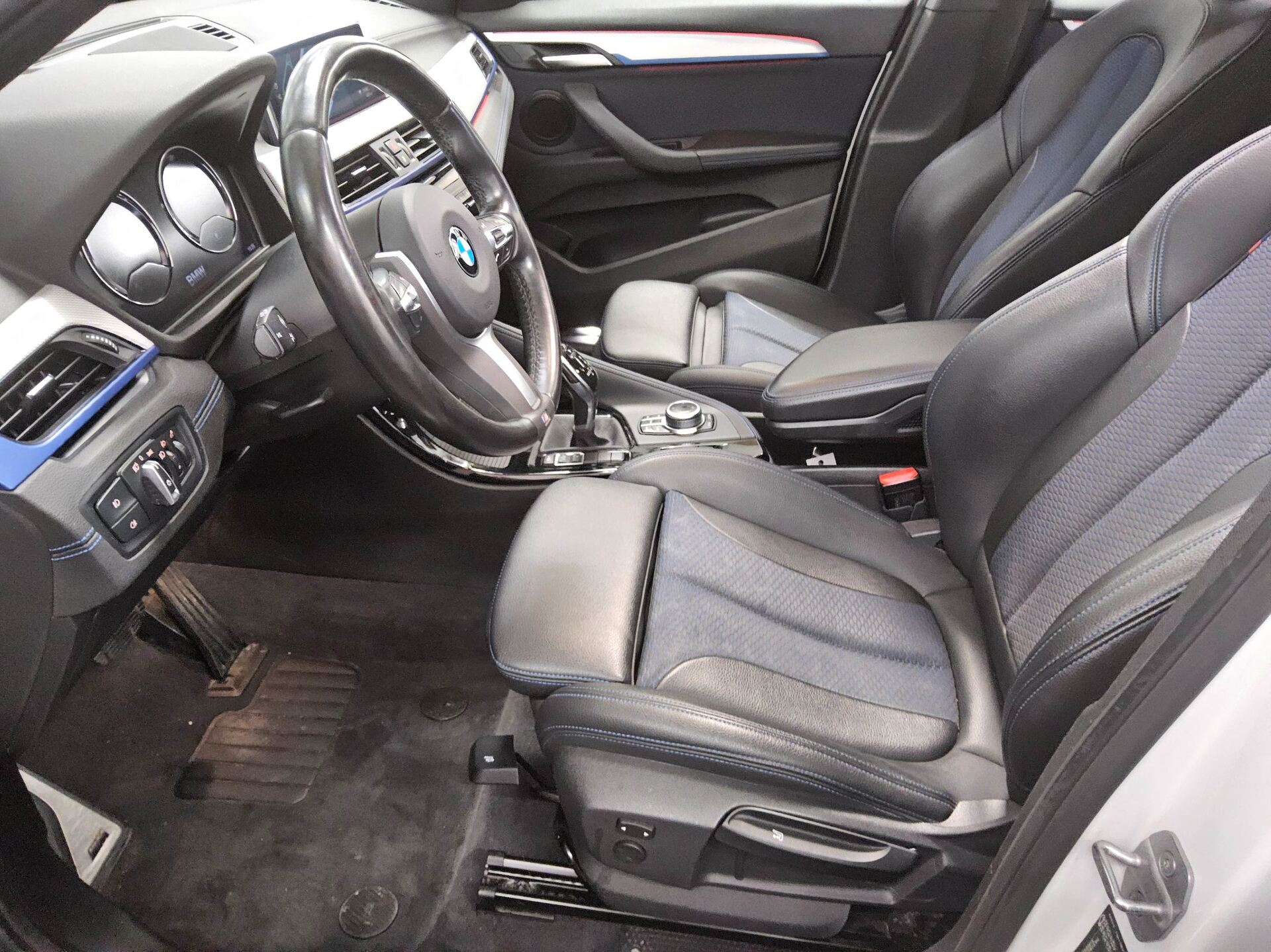 BMW X1 sDrive18d M-Sport 8