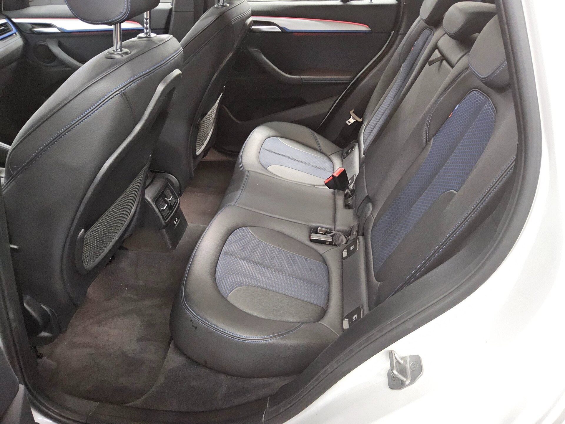 BMW X1 sDrive18d M-Sport 13