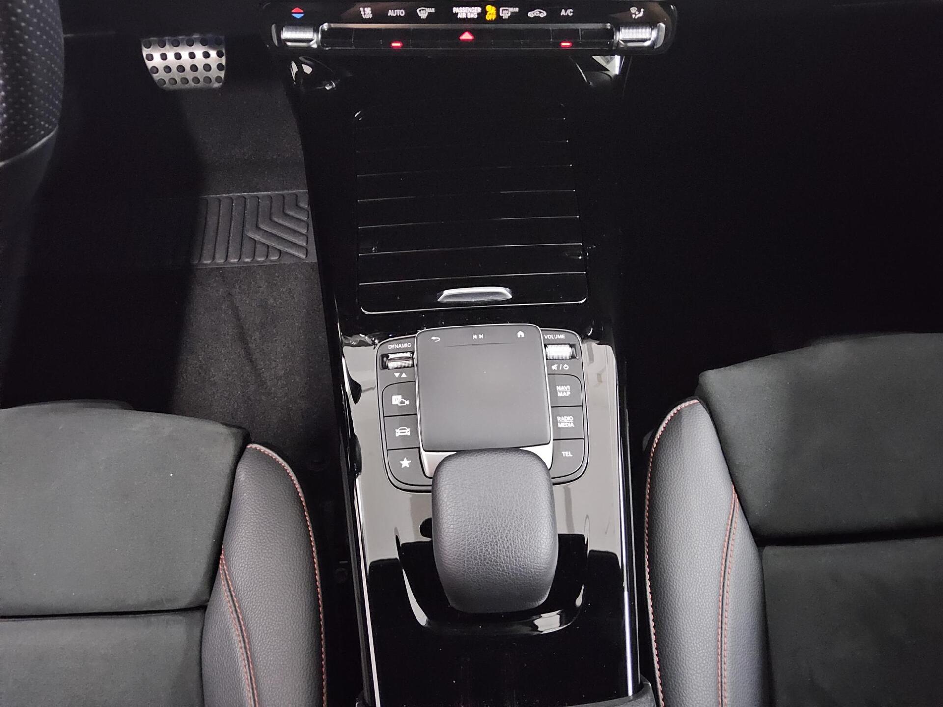 Mercedes-Benz A 220 d AMG-Line Night Navi LED Sound Ambiente 6