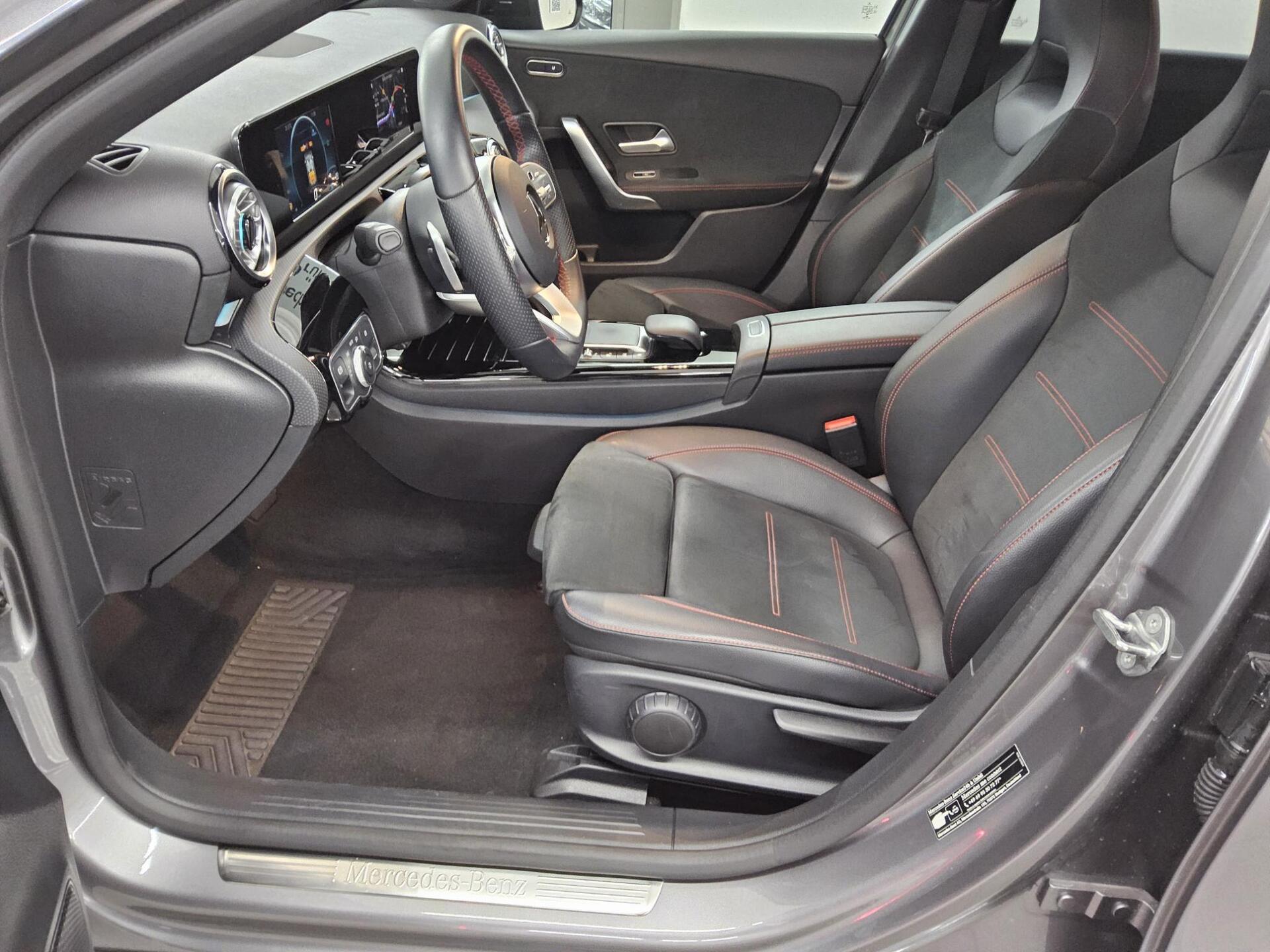 Mercedes-Benz A 220 d AMG-Line Night Navi LED Sound Ambiente 9