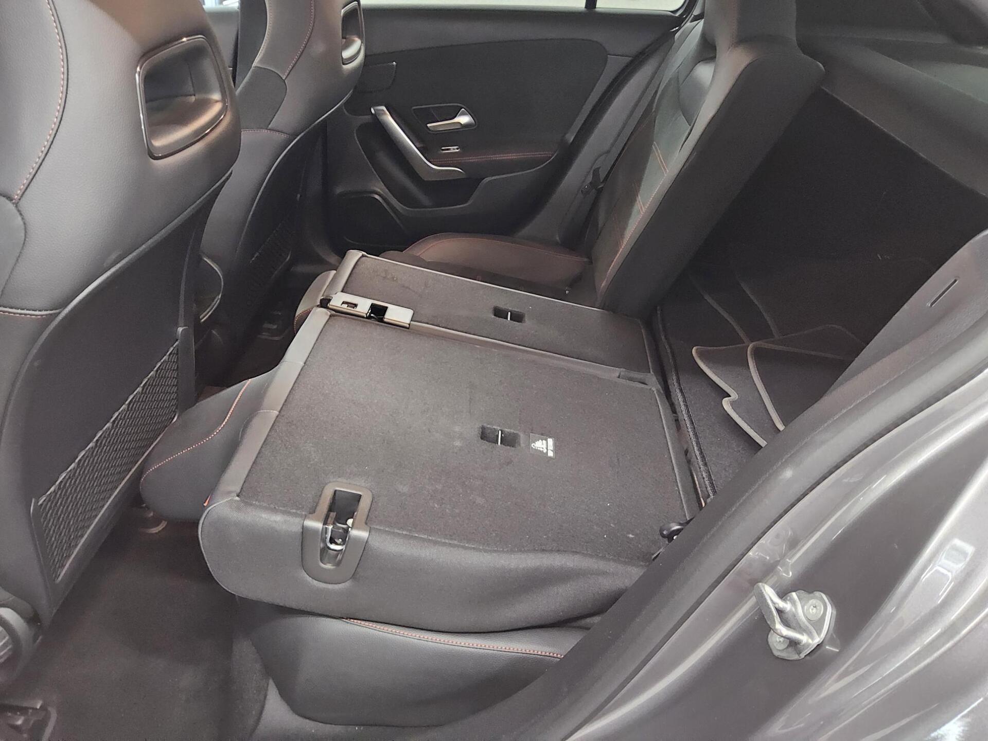 Mercedes-Benz A 220 d AMG-Line Night Navi LED Sound Ambiente 13