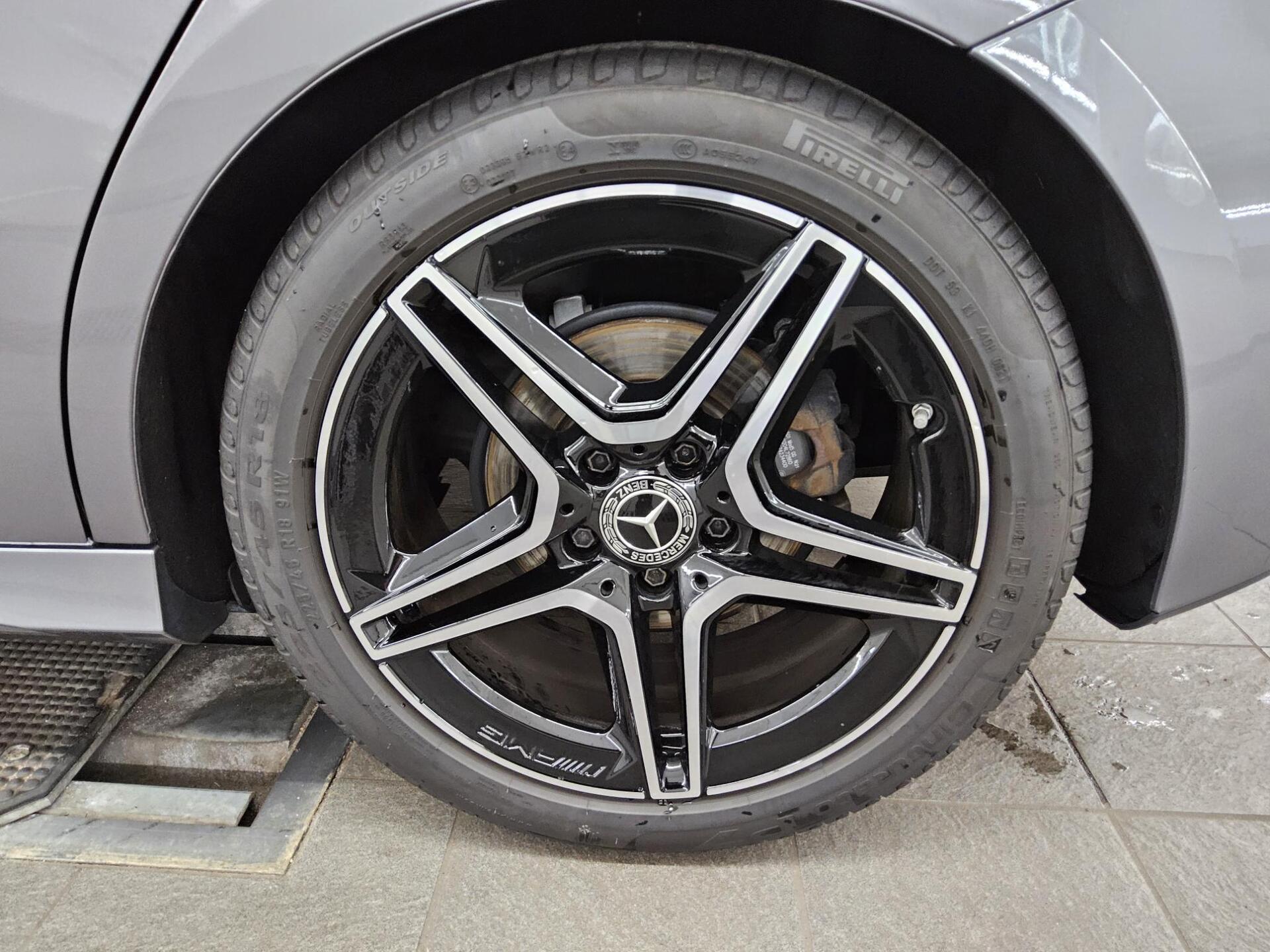 Mercedes-Benz A 220 d AMG-Line Night Navi LED Sound Ambiente 11