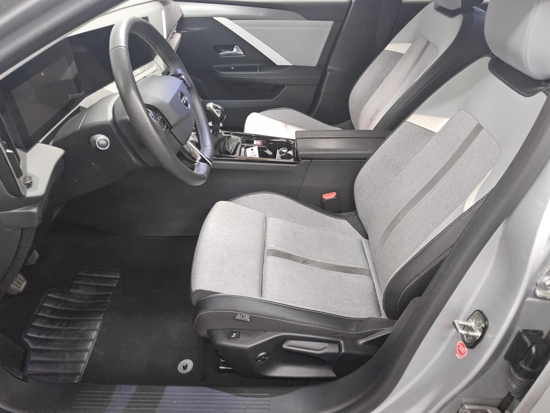 Opel Astra ST 1.5 D Elegance Navi LED DC RfK 180° 9