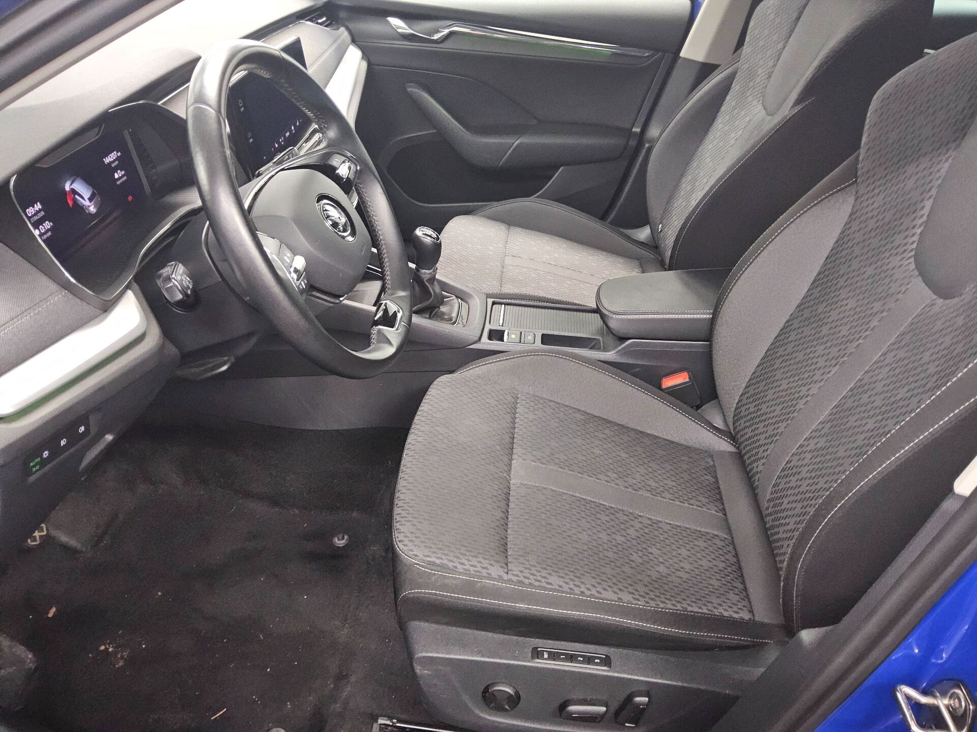 Skoda Octavia Kombi 2.0 TDI Style Navi LED vc HuD Shz 9