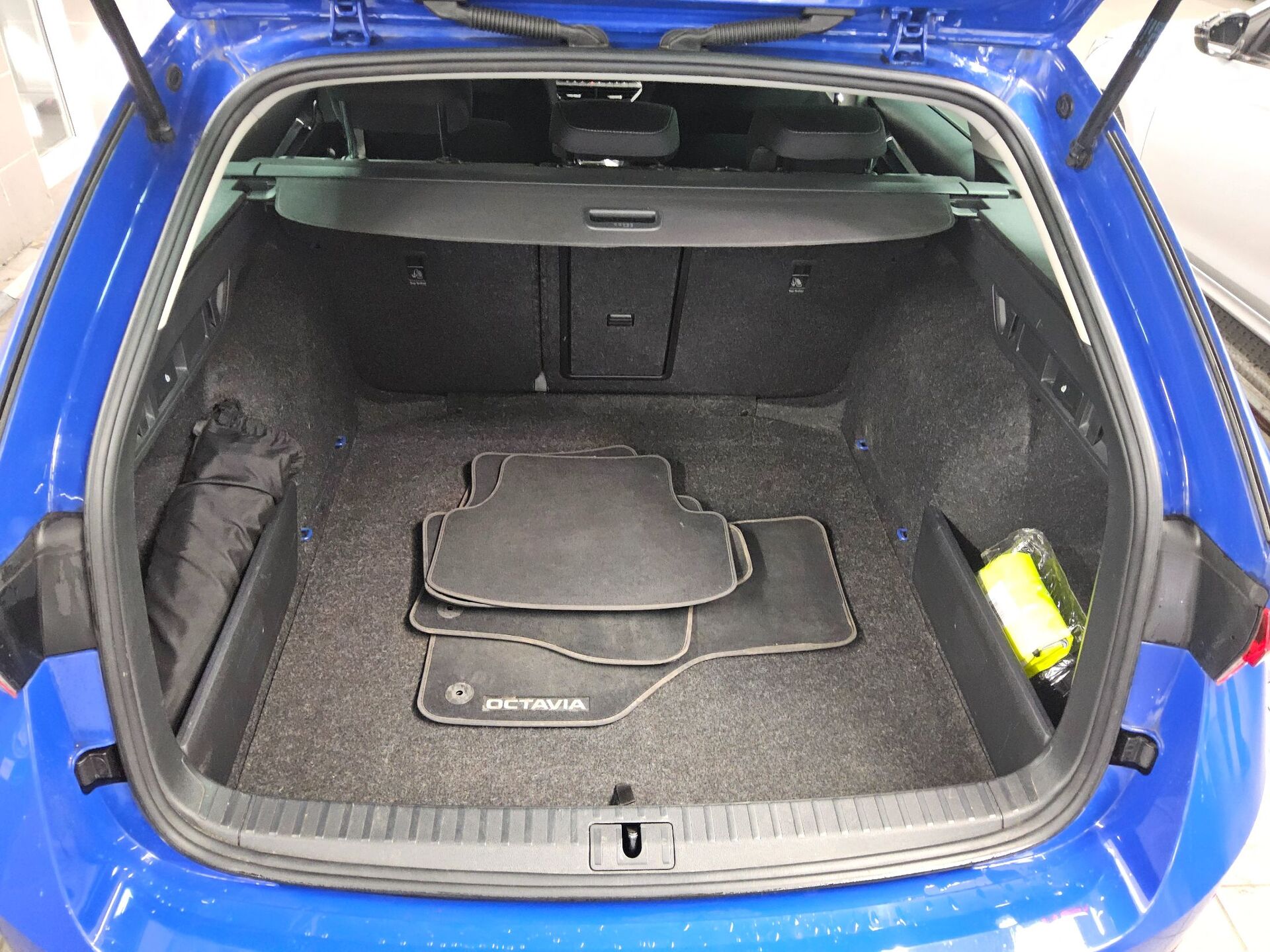 Skoda Octavia Kombi 2.0 TDI Style Navi LED vc HuD Shz 12