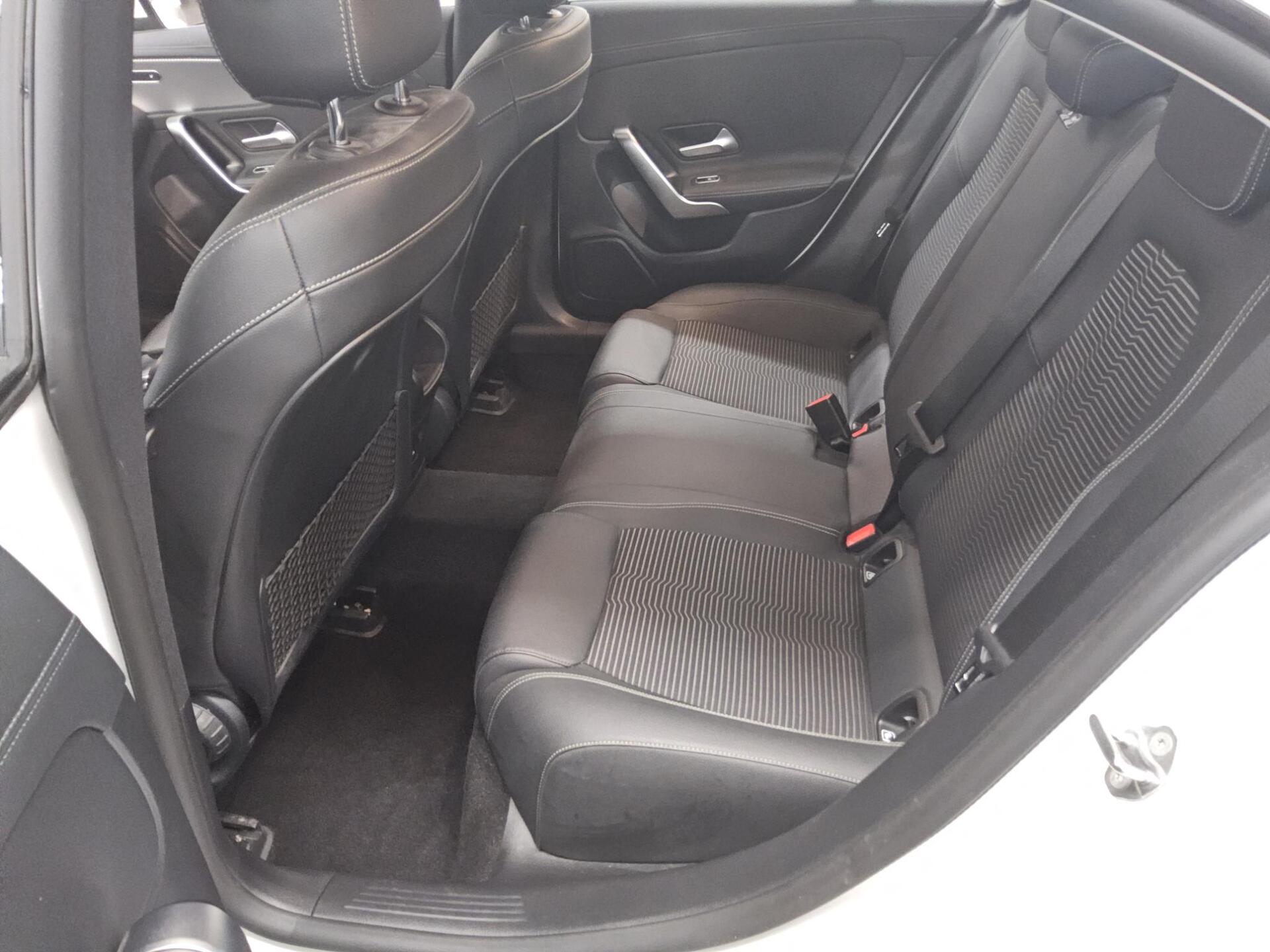 Mercedes-Benz CLA 200 Progressive T-Leder Navi LED SHZ 13